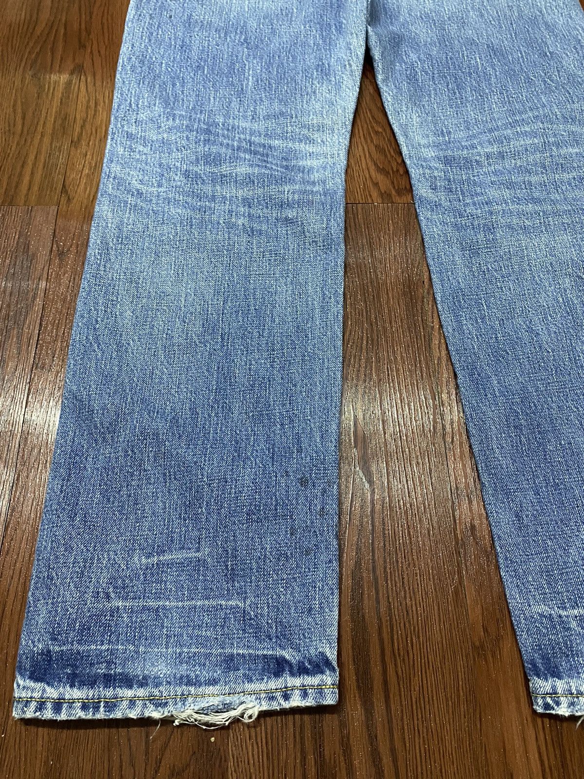 Japanese Brand Vintage Japanese Brand Light Wash Distressed Grunge Jeans Size US 31 - 11 Thumbnail