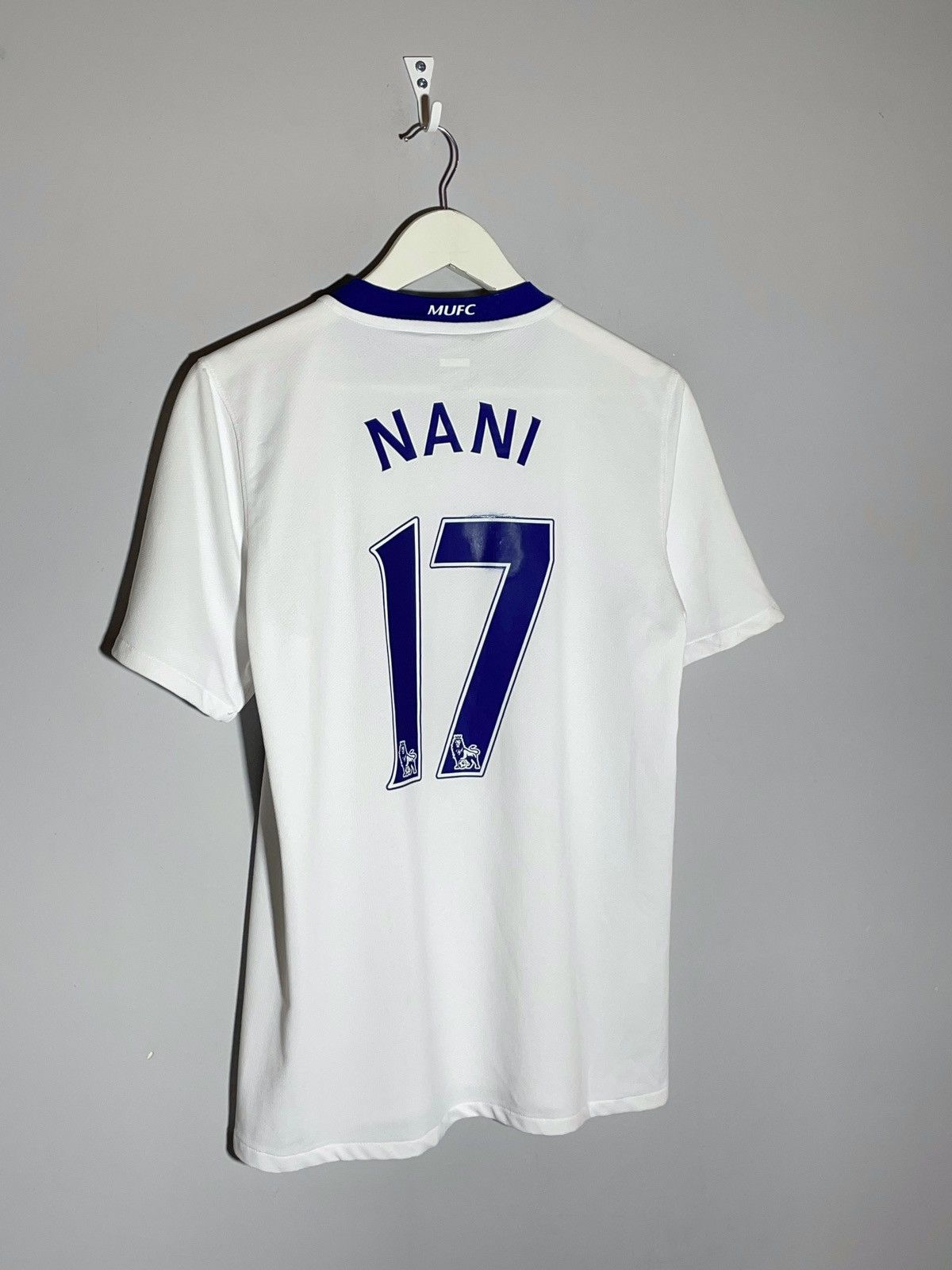 Nike #17 Nani Manchester United Nike 2009/10 Third Football Shirt Size US S / EU 44-46 / 1 - 1 Thumbnail