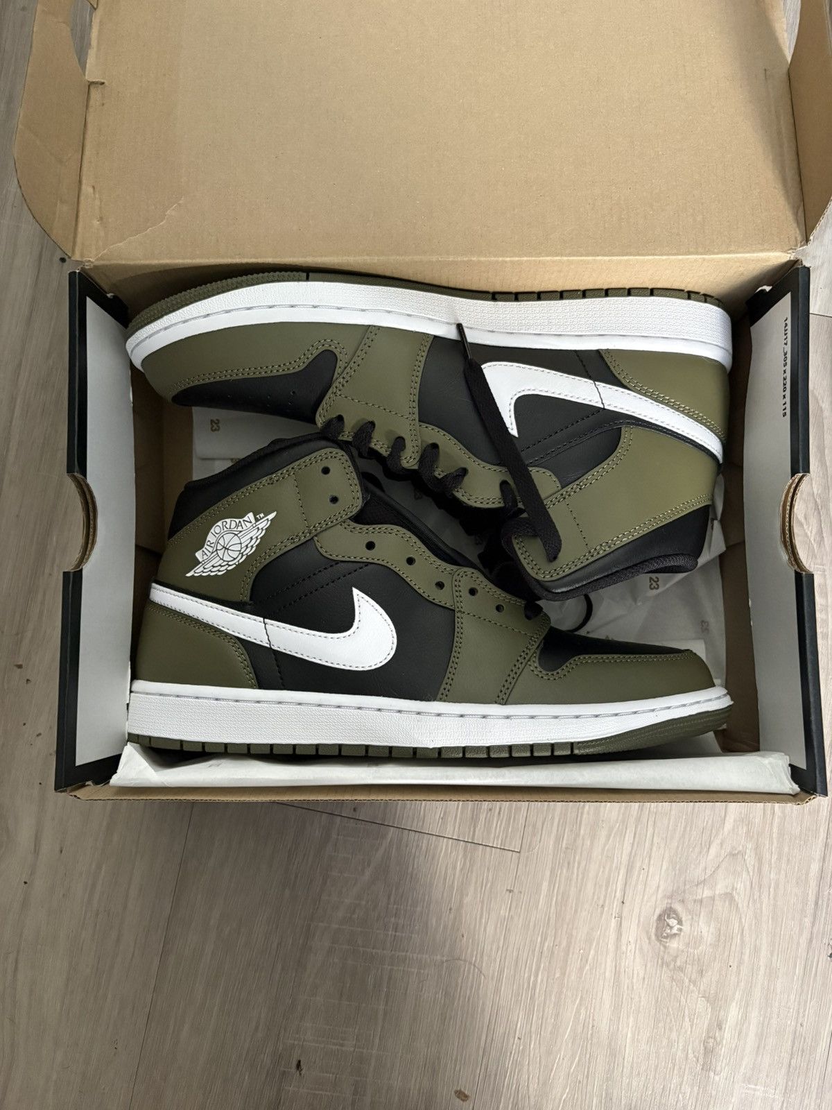Jordan Brand Jordan 1 mid tops Size US 9 / EU 42 - 4 Thumbnail