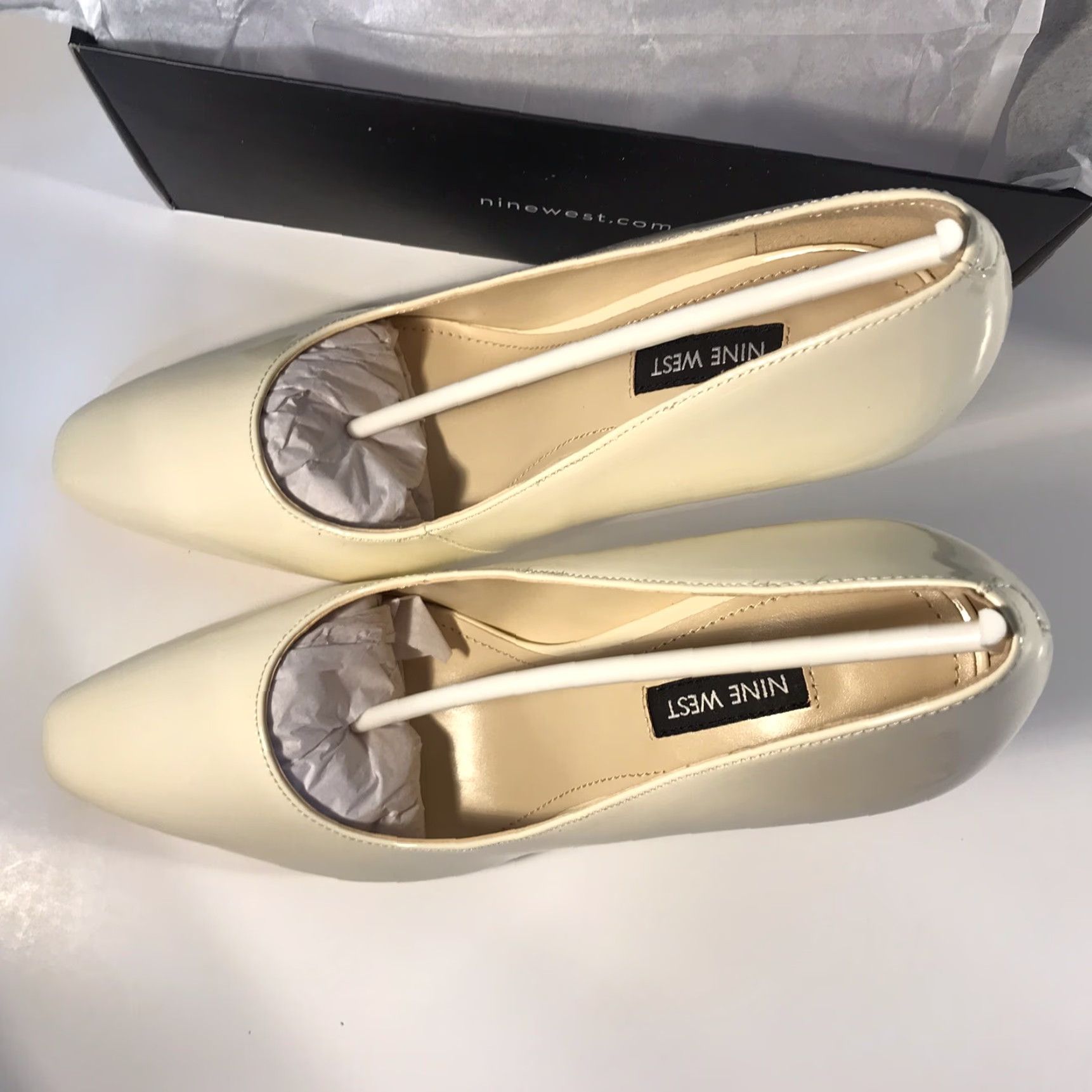 Nine West VINTAGE Nine West Pump Dress Shoe Womens Ivory Faux Leather Size 8M 4in Heels Size US 8 / IT 38 - 3 Thumbnail