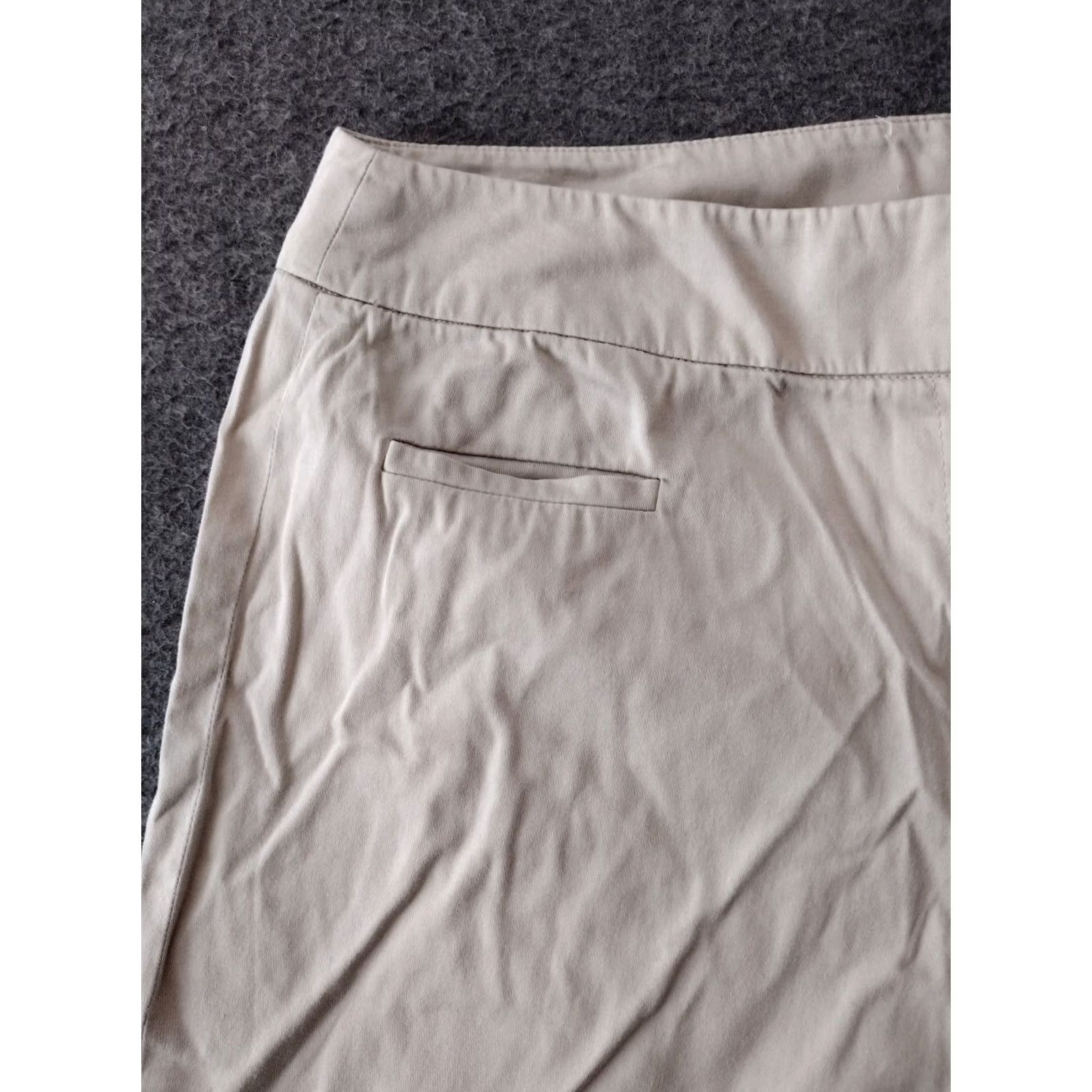 Vintage New Directions Beige Capri Pants 10P Petite Cotton Blend Flat Front Casual Party/Cocktail Womens 10P Beige Capri Pants (Capri) Size 32" / US 10 / IT 46 - 6 Thumbnail