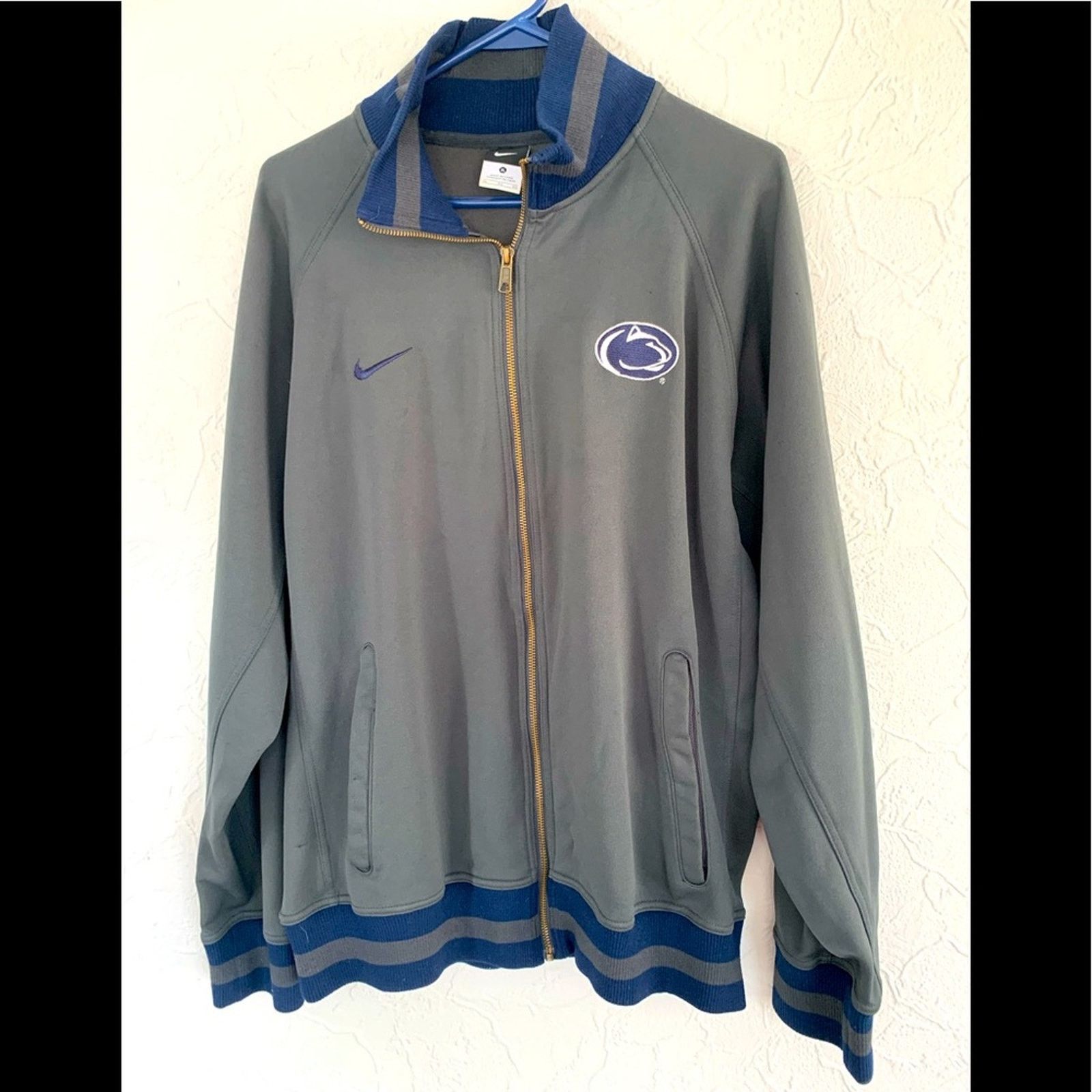 Nike VINTAGE NIKE PENN STATE NITTANY LIONS POLYESTER JACKET Size US XL / EU 56 / 4 - 1 Thumbnail