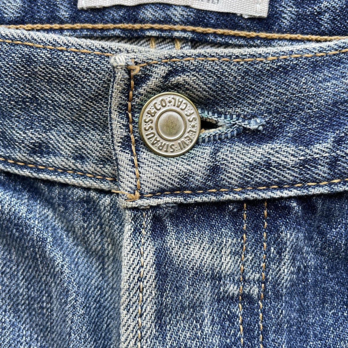 Jean × Levi's × Vintage Vintage Levi’s 501 Distressed Fly Button Faded Jeans Pants Size US 36 / EU 52 - 6 Thumbnail