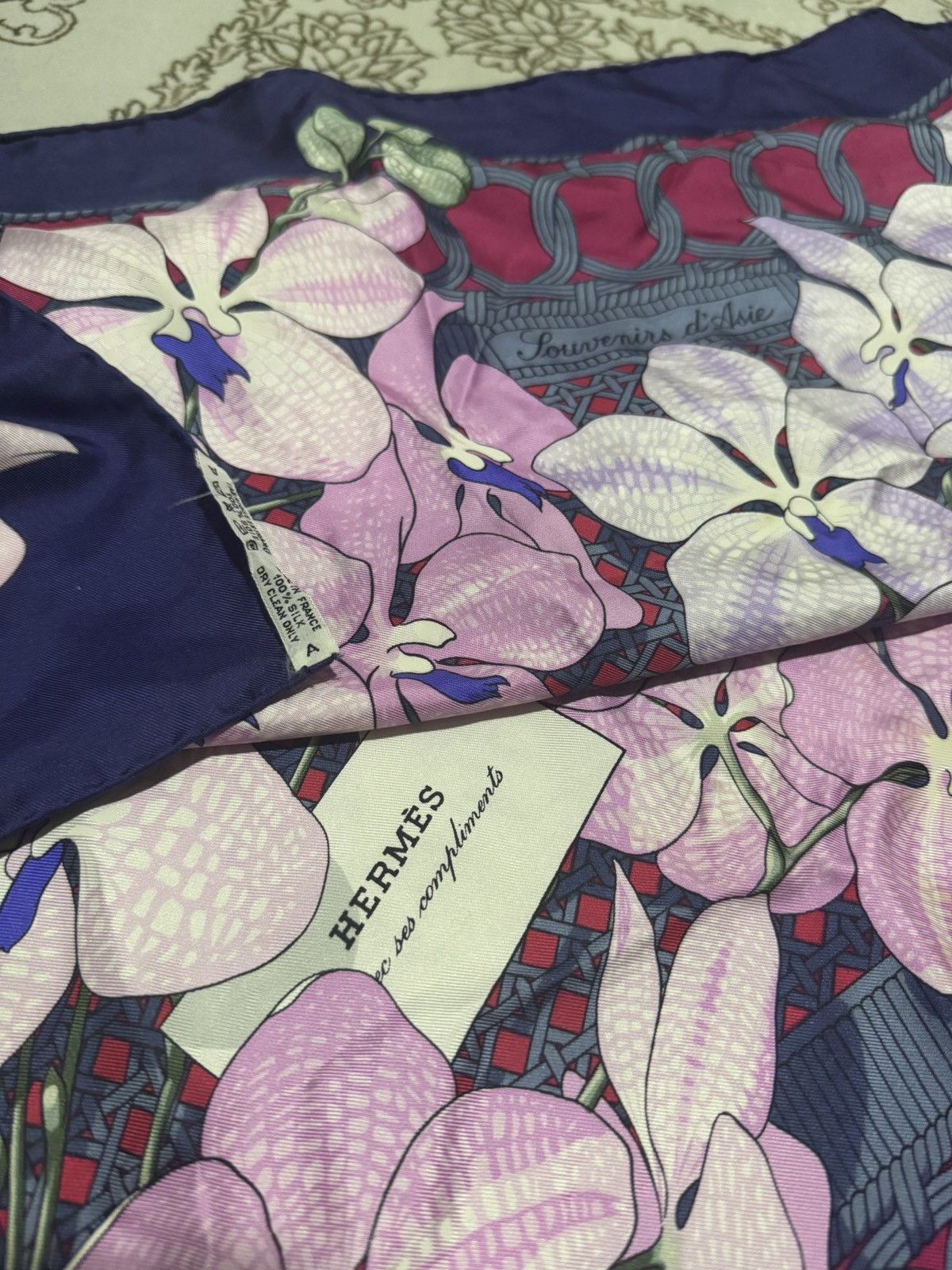 Hermes Carré Hermès "souvenirs d asie" Orchid Floral Motive Silk Size ONE SIZE - 5 Thumbnail