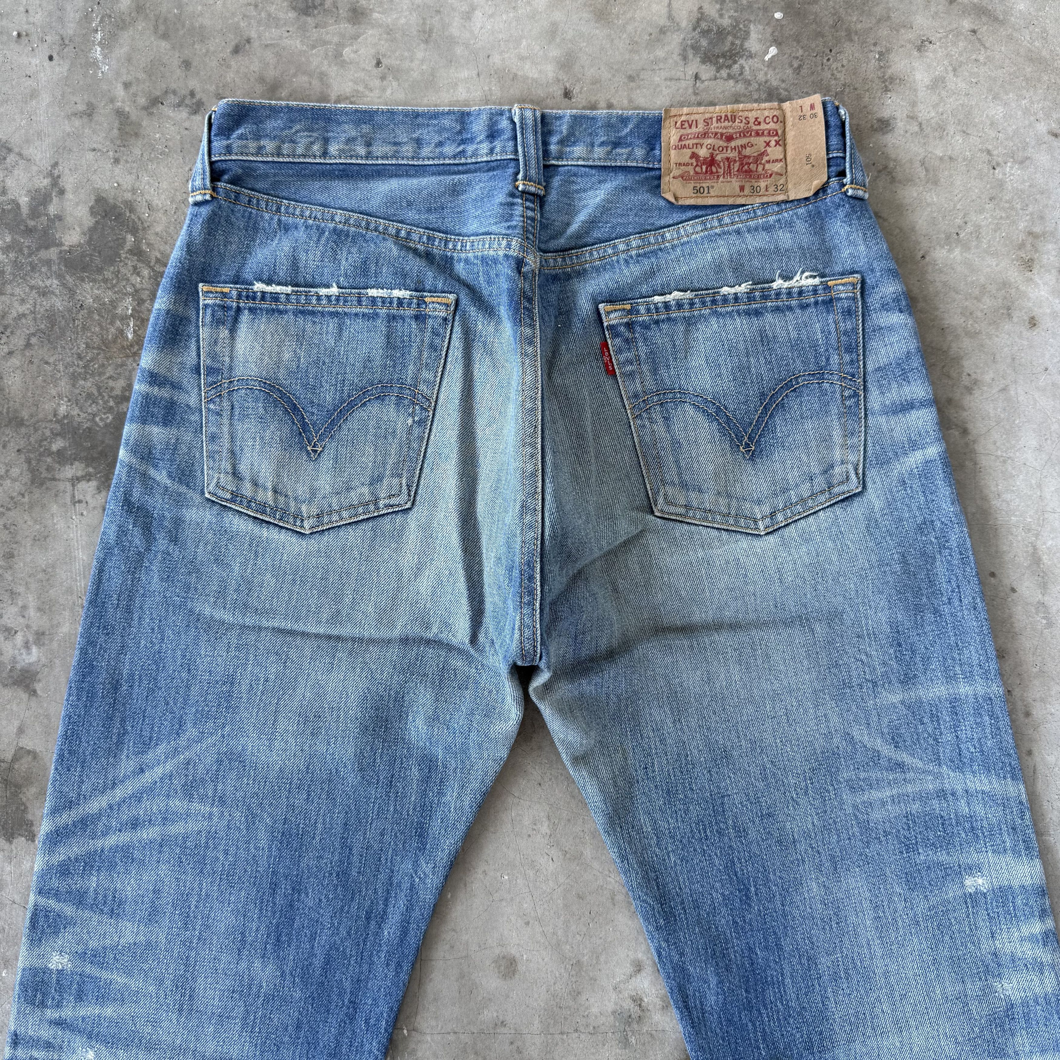 Levi's Vintage Levi's 501 Button Fly Size US 30 / EU 46 - 11 Thumbnail