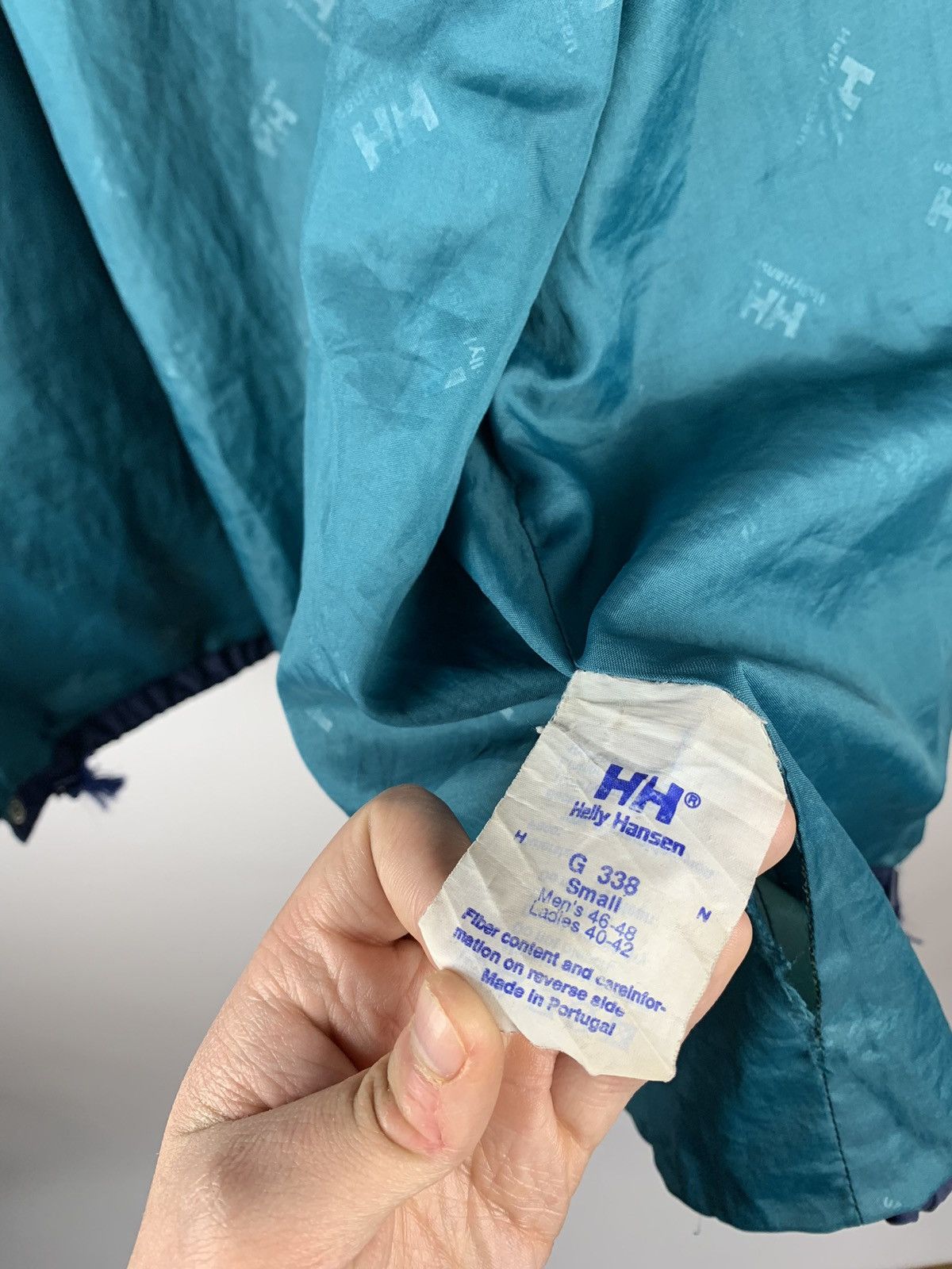 Helly Hansen Vintage Helly Hansen Full Zip Hooded Jacket Men’s Size S Size US S / EU 44-46 / 1 - 19 Thumbnail
