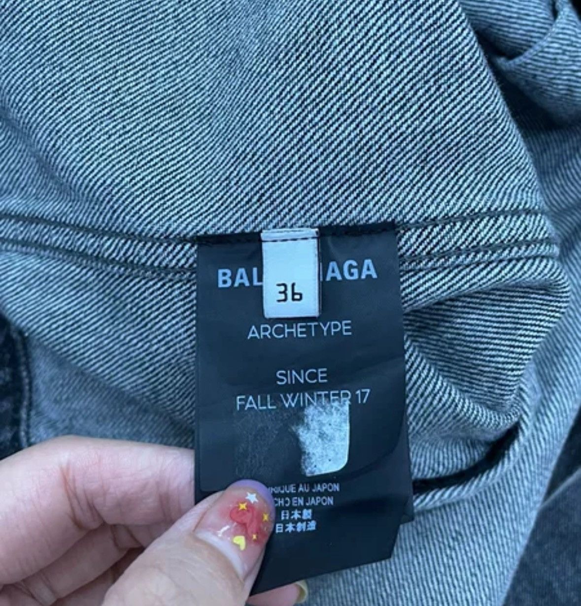 Balenciaga Balenciaga Hubei relief letter denim jacket 2412-Nextarrow Size US S / EU 44-46 / 1 - 5 Thumbnail