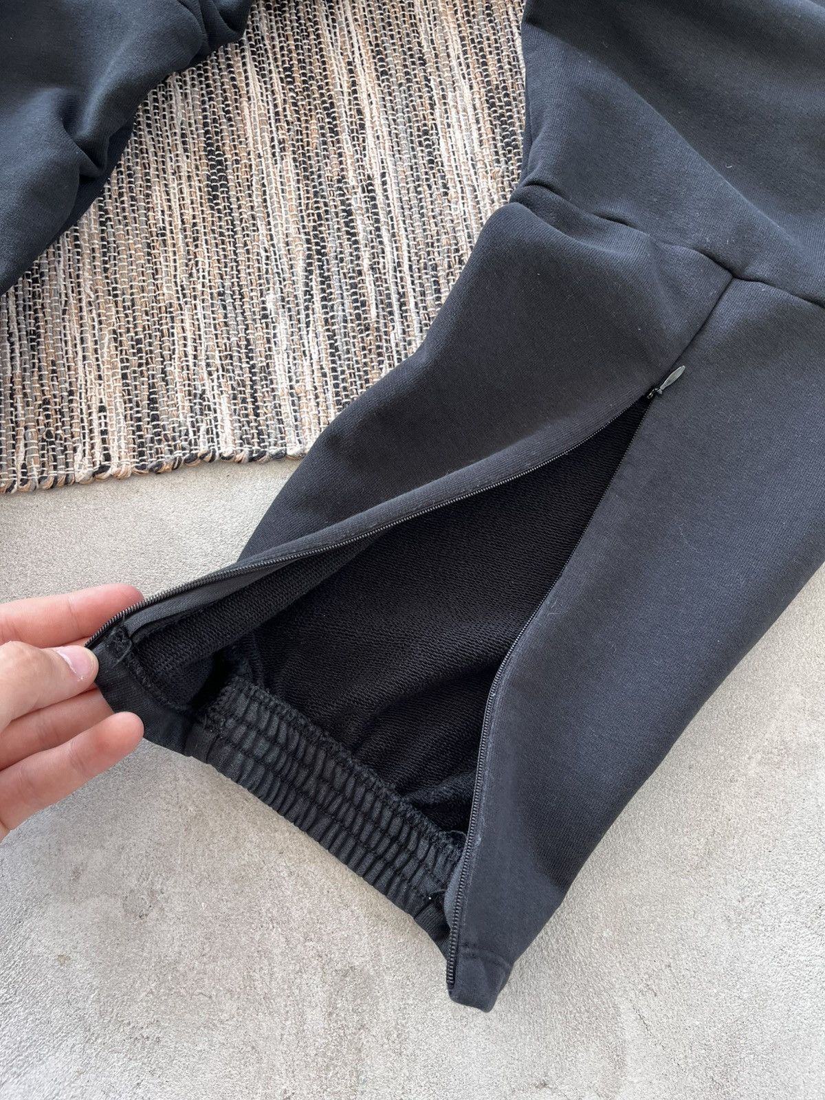 Adidas × Vintage Vintage Adidas Sweatpants Black Y2K Baggy Fit Rare pants Size 32" / US 10 / IT 46 - 13 Thumbnail