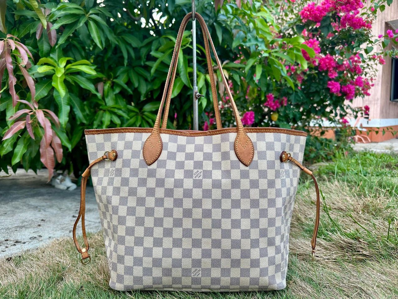 Louis Vuitton Authentic Louis Vuitton Damier Azur Neverfull MM Tote Bag Size ONE SIZE - 1 Thumbnail