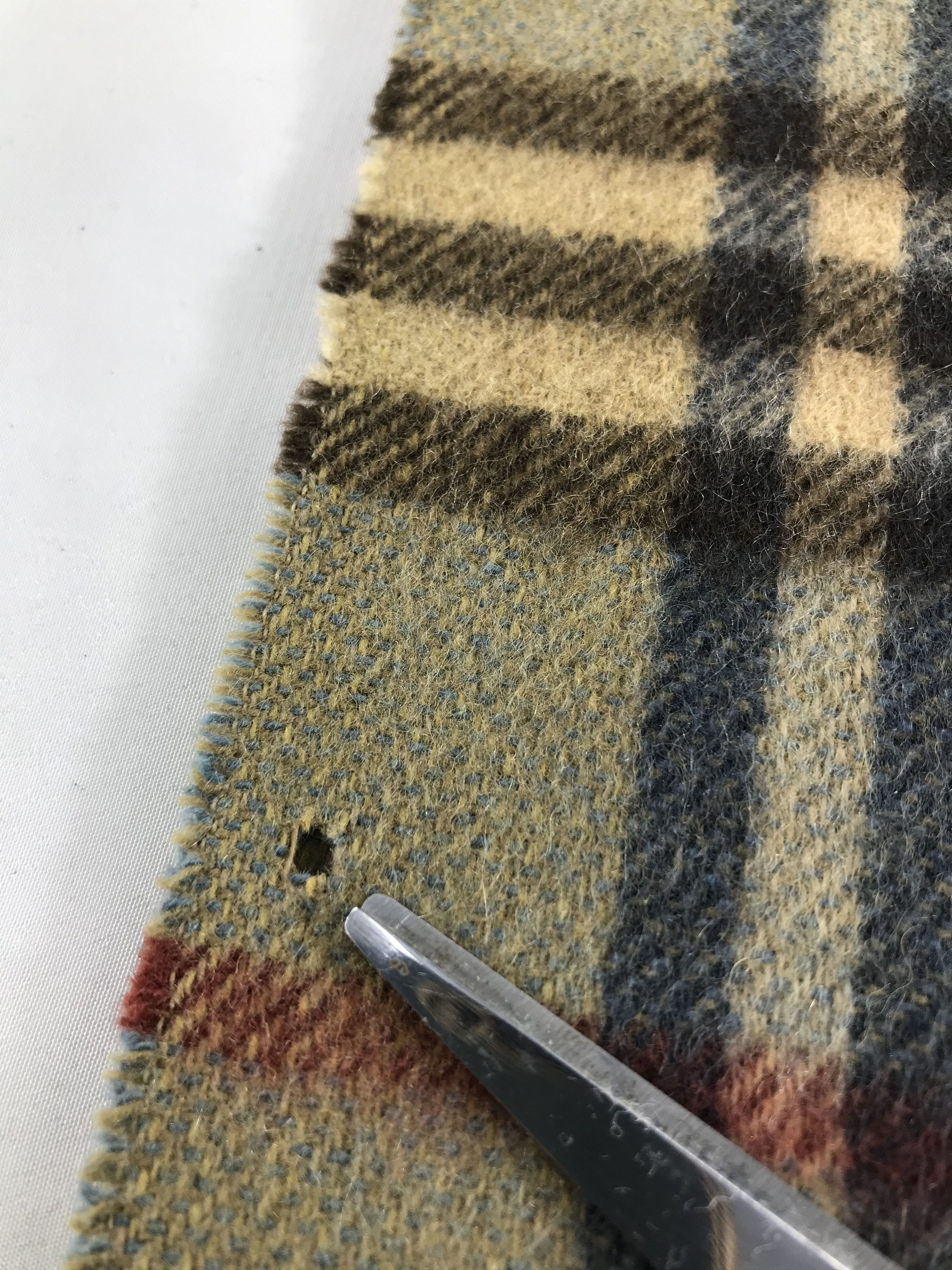 Burberry Burberrys Nova Check Green Cashmere Scarf Muffler V421 Size ONE SIZE - 7 Thumbnail
