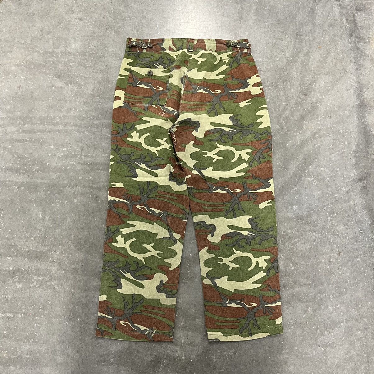 Vintage Vintage Camo Distressed Baggy Skate Work Wear Pants Size US 34 / EU 50 - 10 Thumbnail