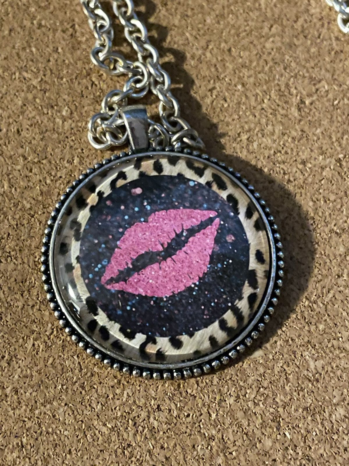 Vintage Plunder Leopard Kiss Atlas Pendant Necklace RARE Size ONE SIZE - 4 Thumbnail