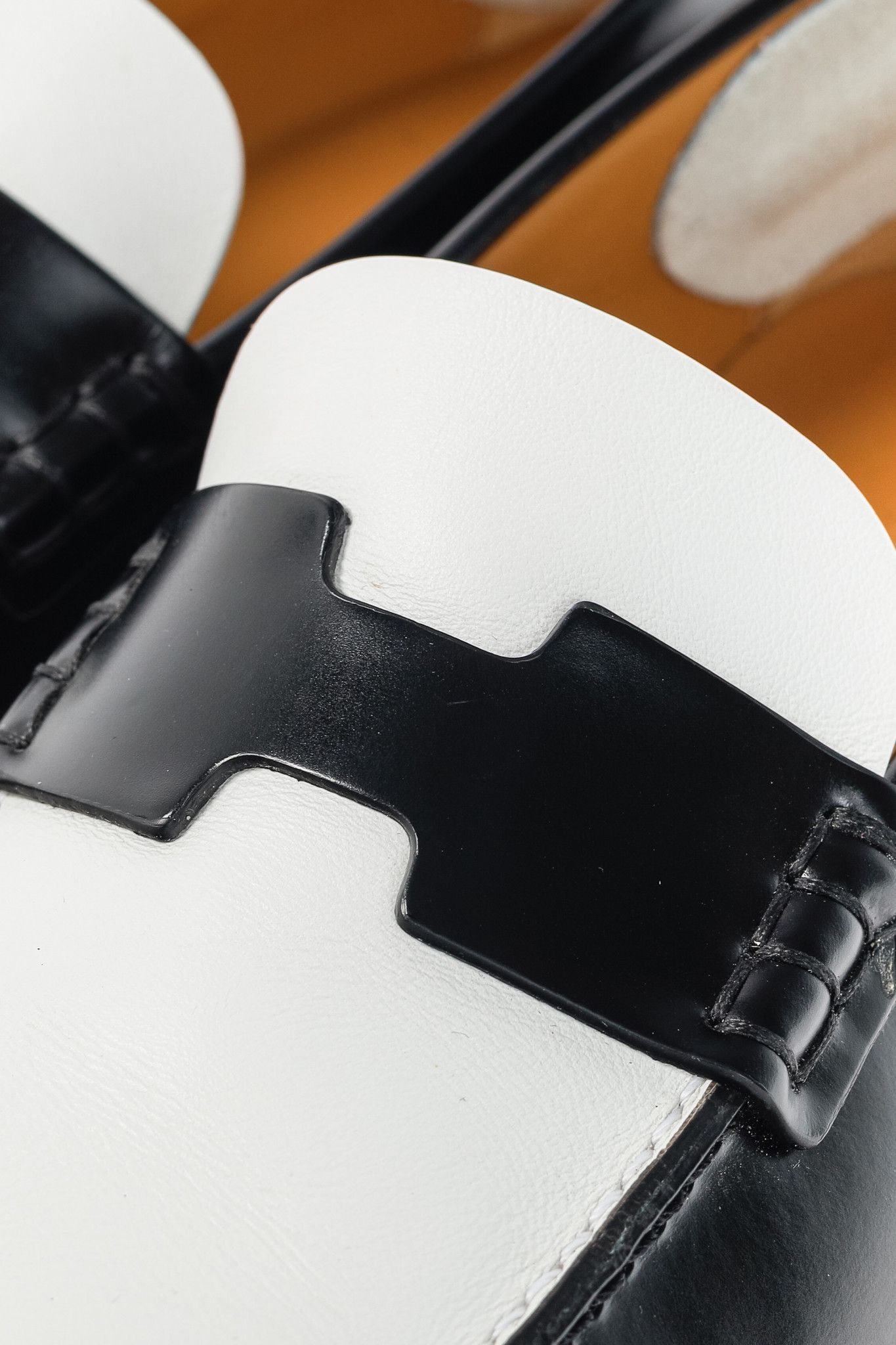 Hermes Hermes Hour Noir & Blanc Glazed Calfskin "H" Loafers Size US 7 / IT 37 - 8 Thumbnail