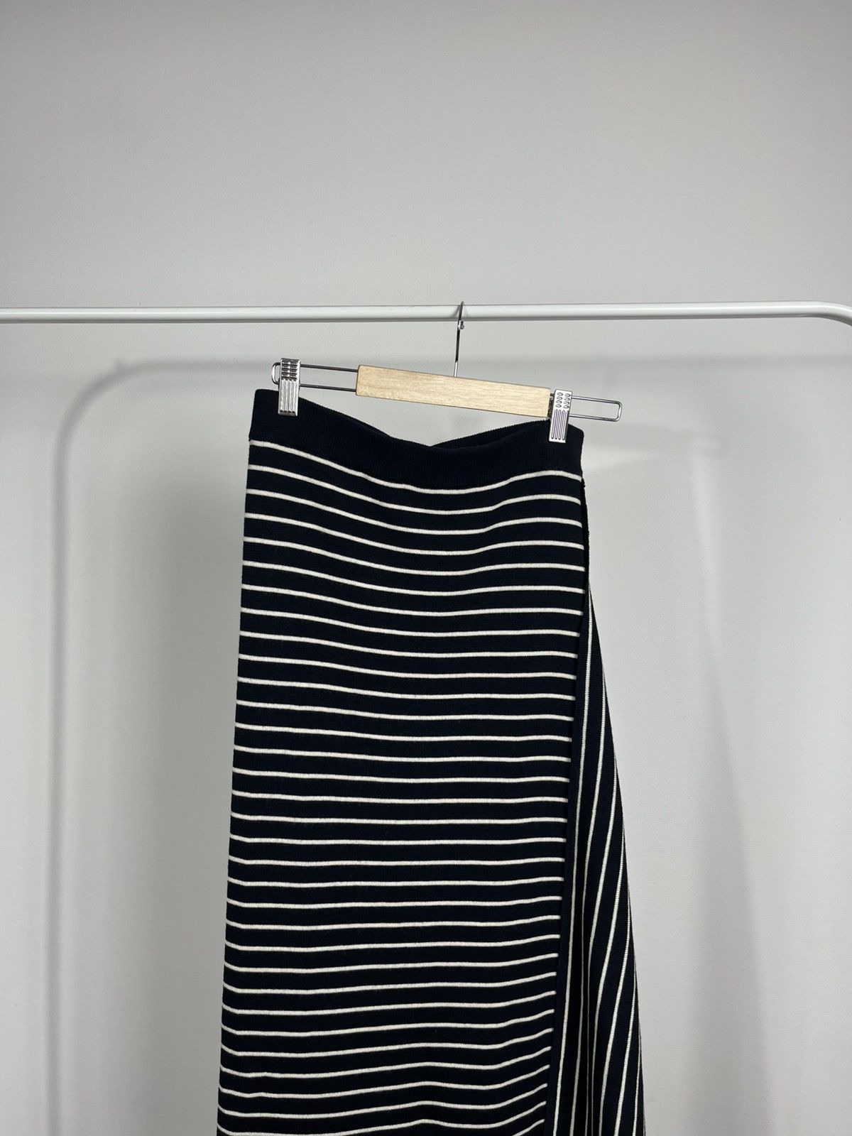 JW Anderson JW Anderson Women’s Striped Merino Wool Asymmetric Skirt S Size 28" / US 6 / IT 42 - 2 Thumbnail