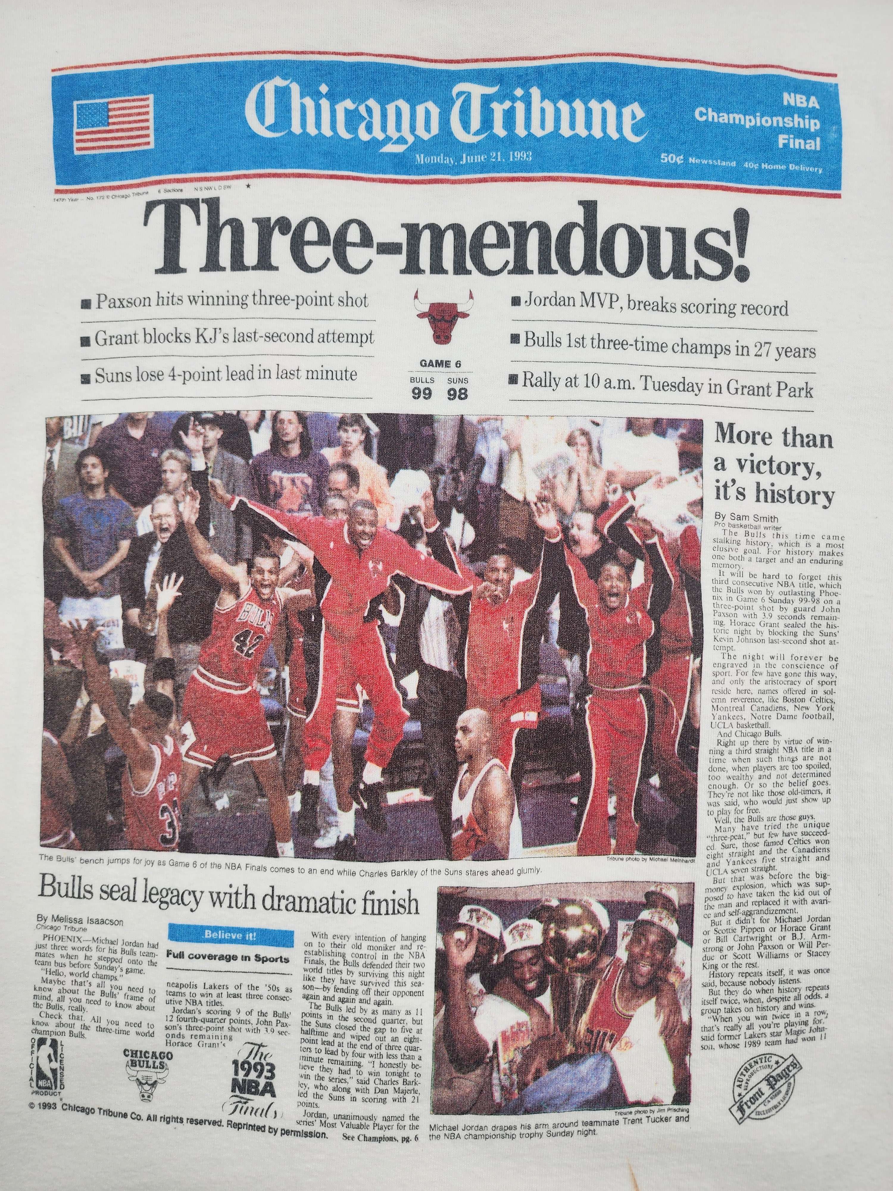 Fruit Of The Loom Vintage Chicago tribune bulls three-mendous champions 1993 Size US XL / EU 56 / 4 - 1 Thumbnail