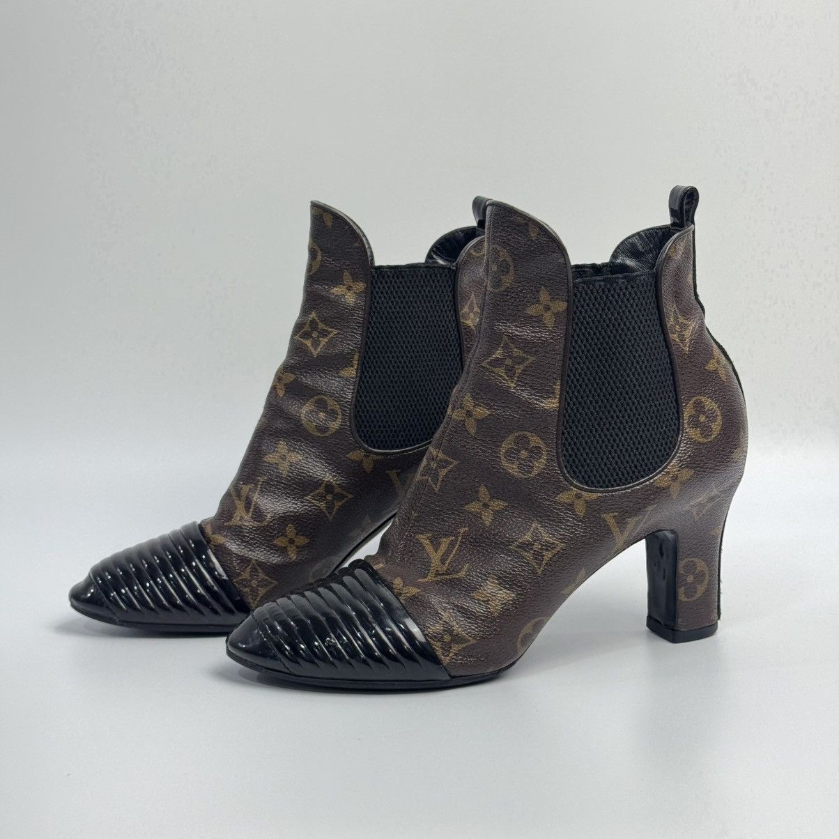 Louis Vuitton Louis Vuitton Monogram Revival Ankle Boots Size US 7.5 / IT 37.5 - 2 Thumbnail