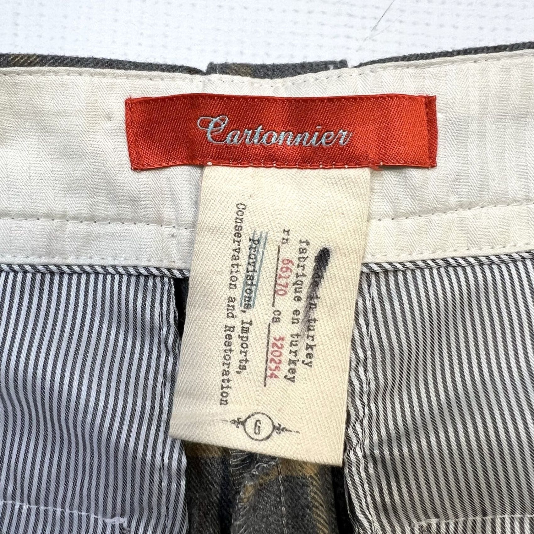Anthropologie Cartonnier Shorts Bermuda 6 Gray Flannel Plaid Women Classic 80s 90s City Preppy Golf Walking Wrist 34x13.5 Mens Womens Girls Size 28" / US 6 / IT 42 - 7 Thumbnail