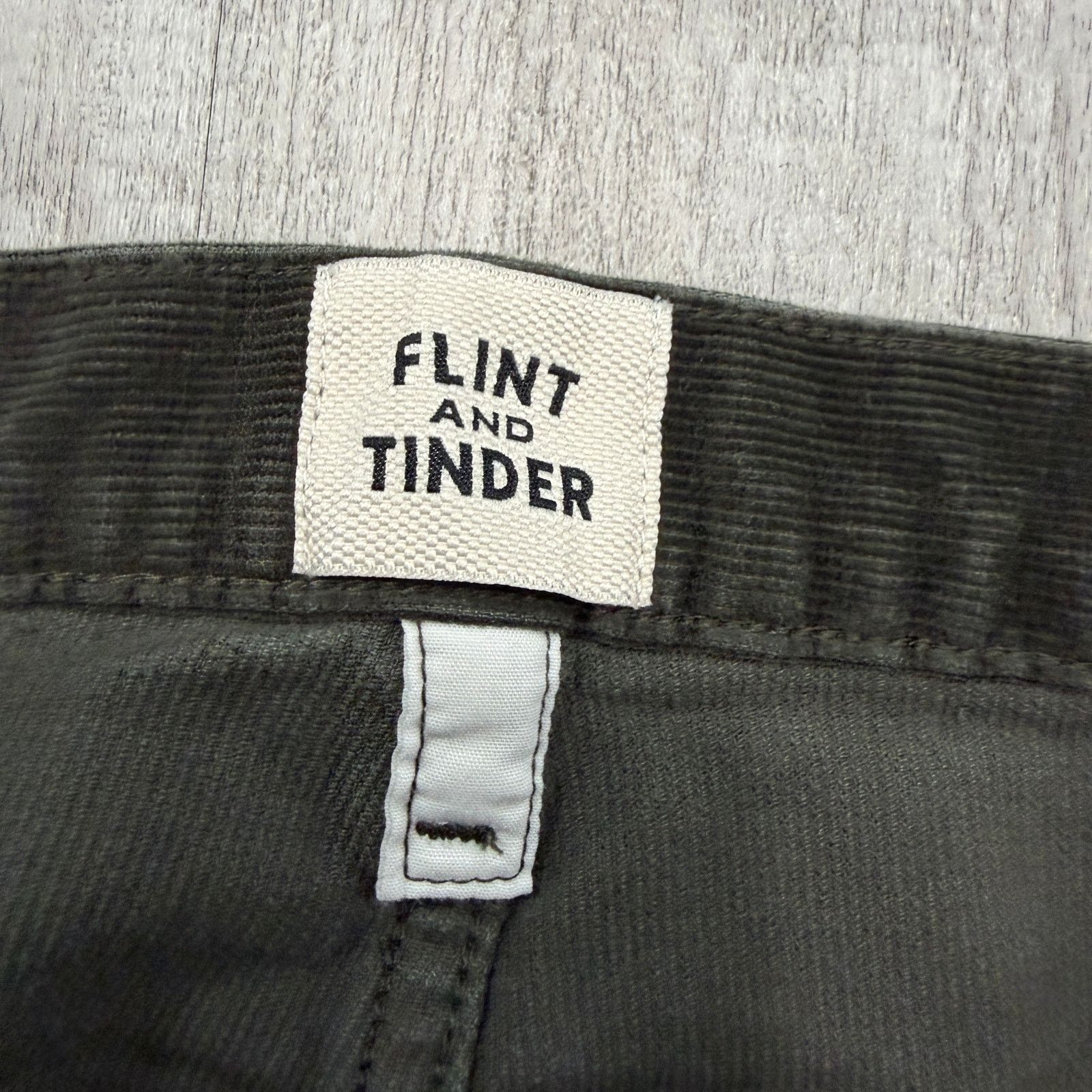 Flint And Tinder Flint And Tinder Corduroy Pants Men's 32x32 Green Tapered Size US 32 / EU 48 - 3 Thumbnail