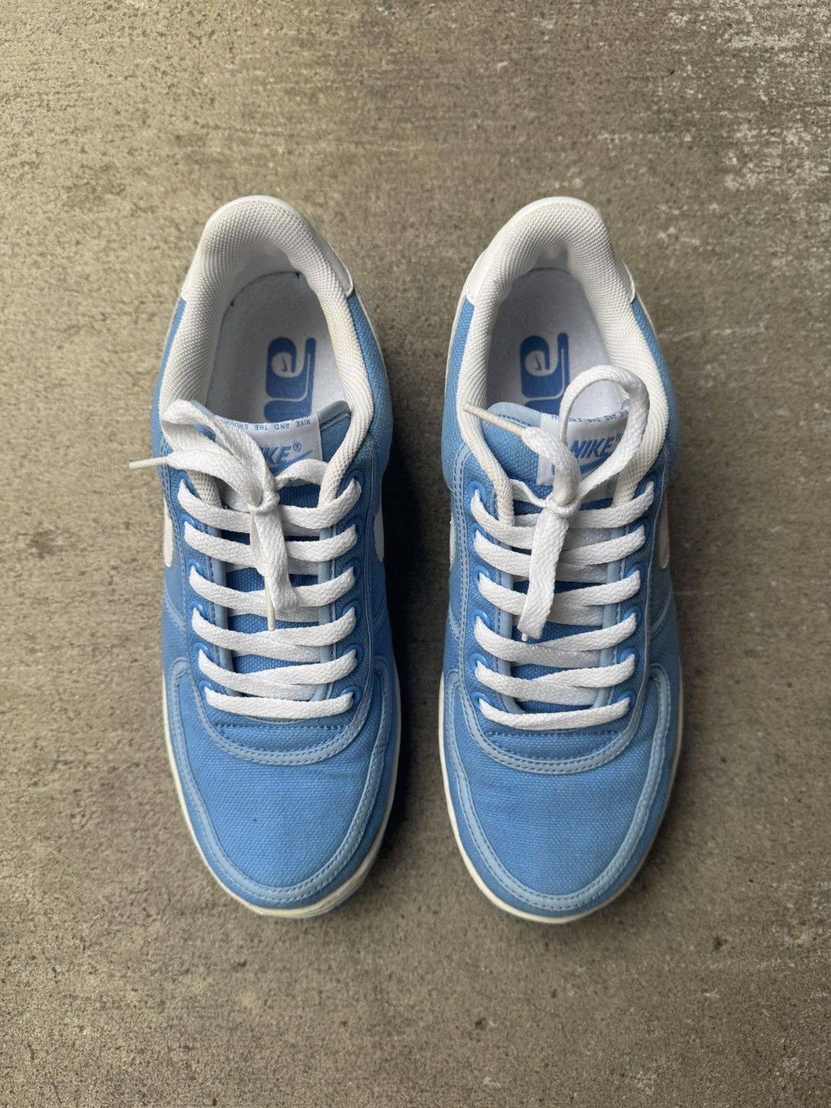 Nike 2003 NIKE AIR FORCE 1 LOW “UNIVERSITY UNC BLUE CANVAS” Size US 9 / EU 42 - 3 Thumbnail
