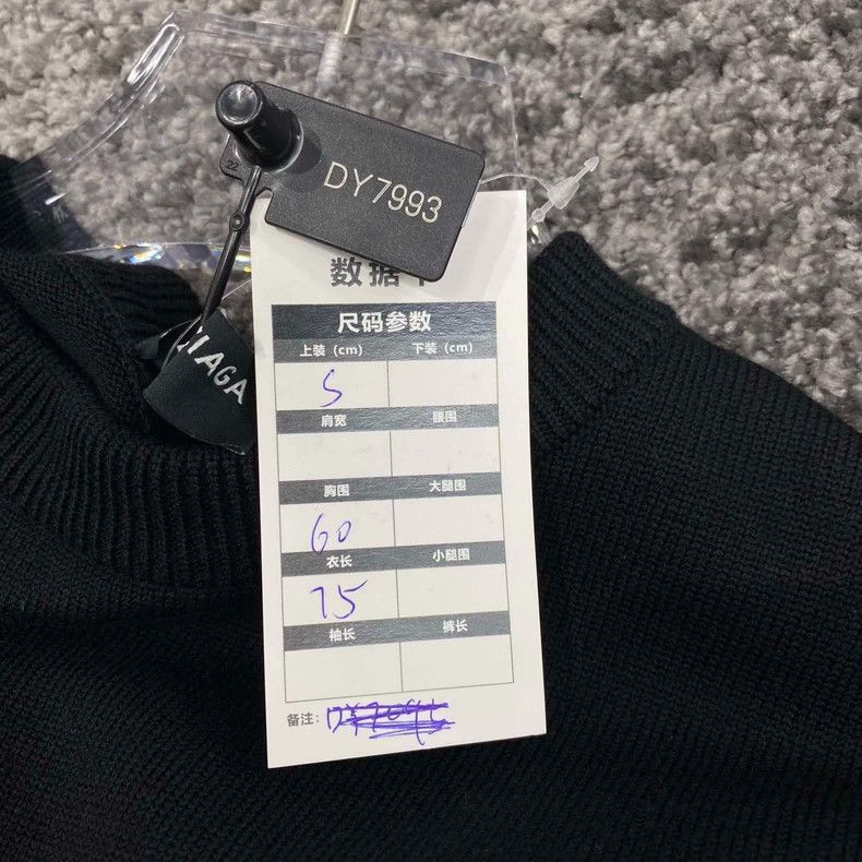 Balenciaga Balenciaga Paris destroyed hem sweater Size US S / EU 44-46 / 1 - 6 Thumbnail