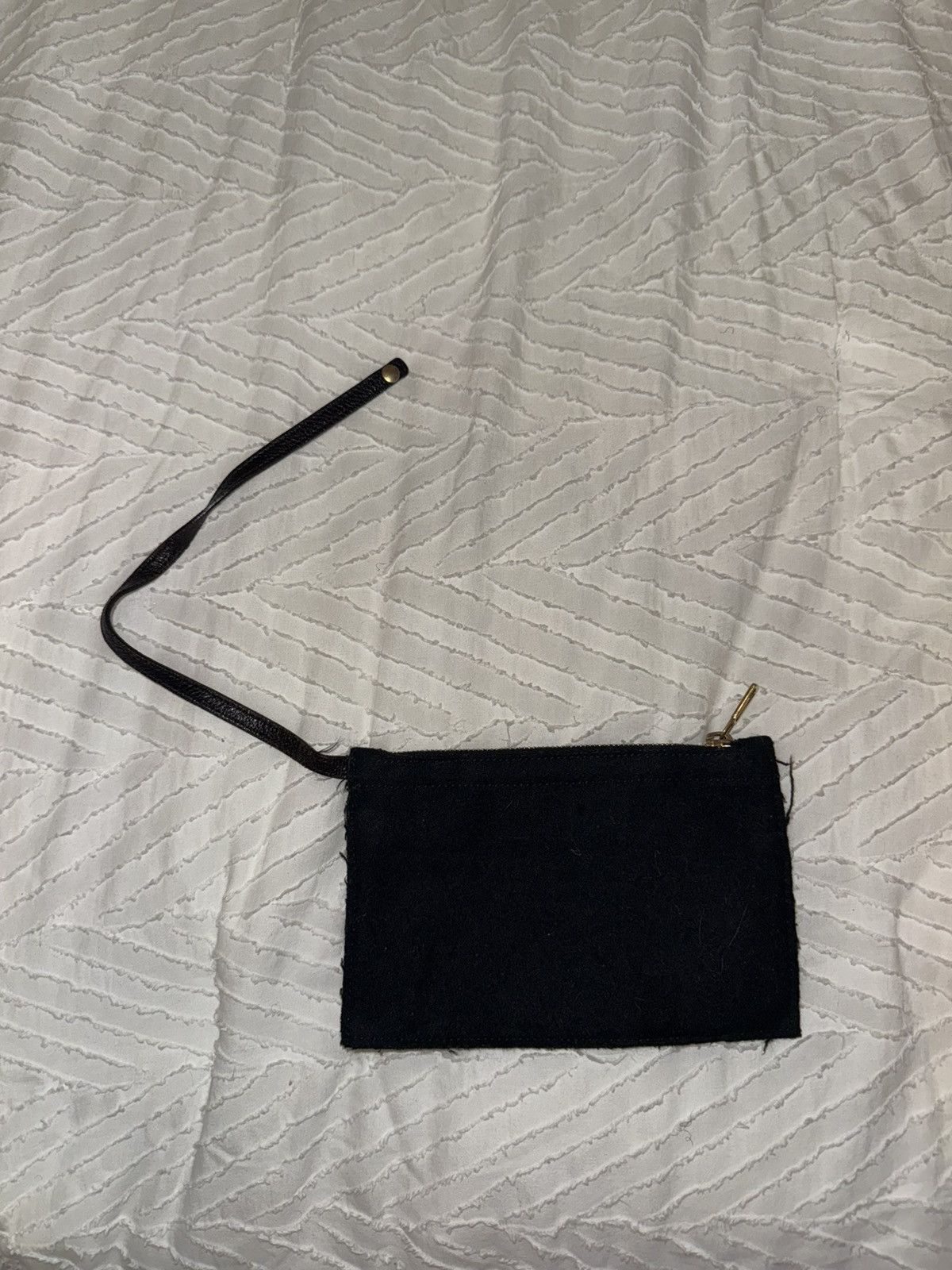 Yves Saint Laurent Yves Saint Laurent Lamb Skin Hand Bag Size ONE SIZE - 11 Thumbnail
