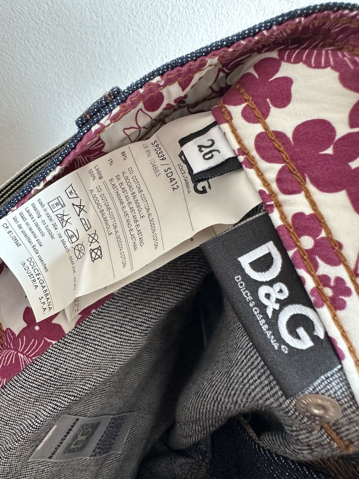Designer × Dolce & Gabbana Dolce & Gabbana denim shorts designer luxury Size 26" / US 2 / IT 38 - 6 Thumbnail