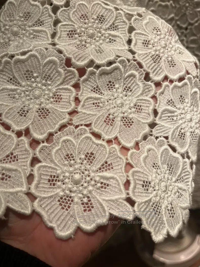 Valentino Valentino Short-sleeved heavy lace embroidered white short Size US M / EU 48-50 / 2 - 7 Thumbnail