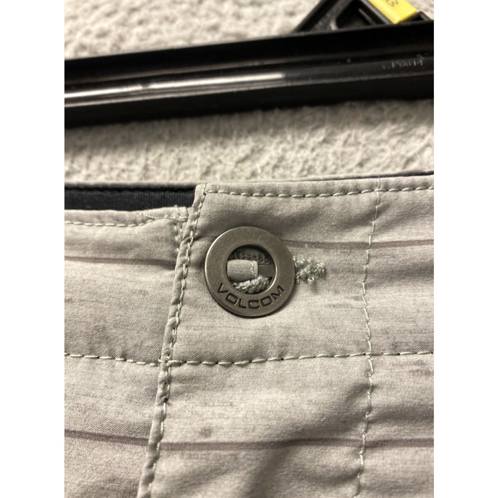 Volcom Volcom Surf & Turf Men 28 Gray Brown Shorts Stretch Performance /147-20 Size US 28 / EU 44 - 3 Thumbnail