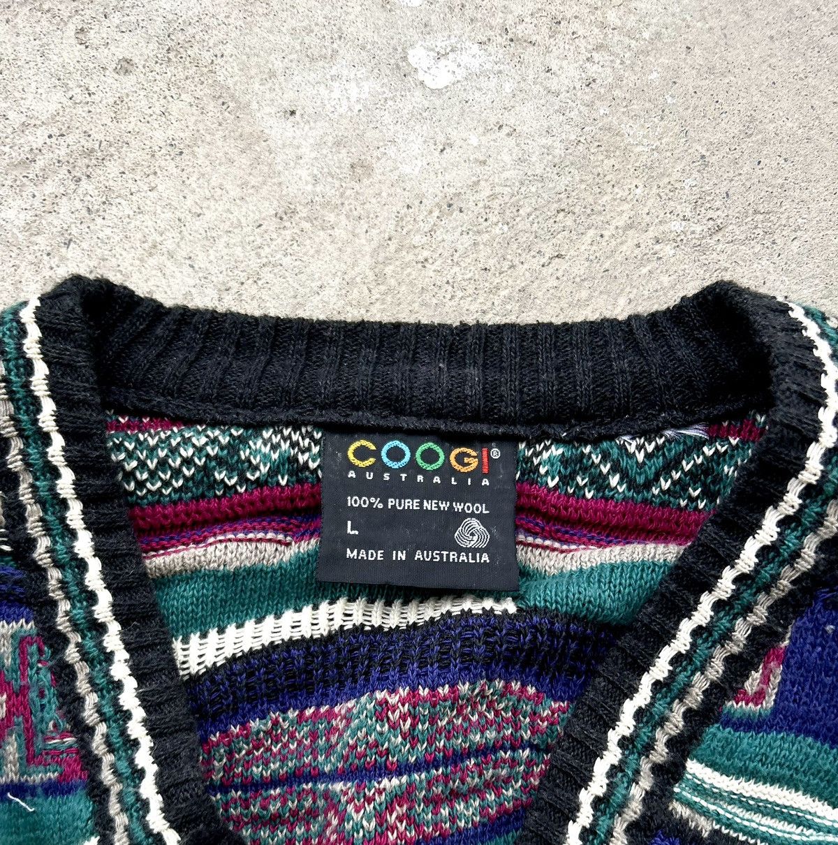 Coogi RARE VINTAGE COOGI V NECK SWEATER Size US L / EU 52-54 / 3 - 7 Thumbnail