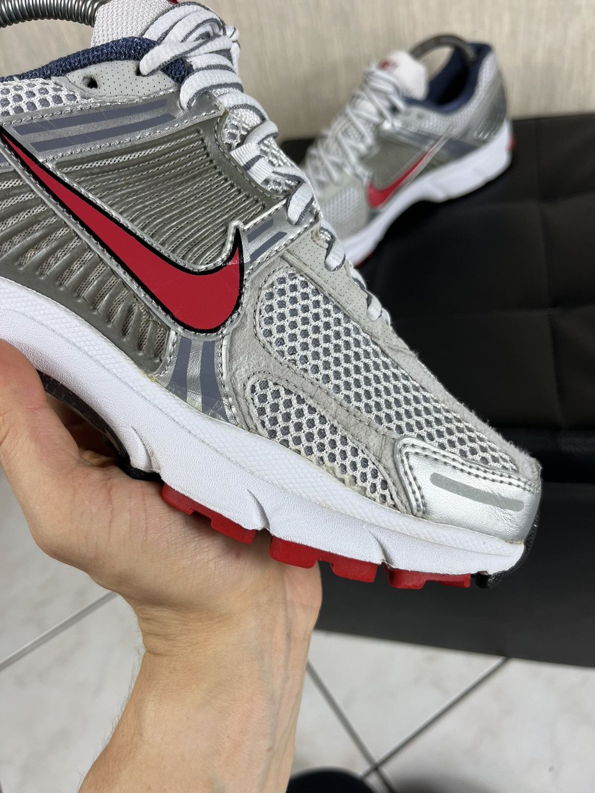 Nike Vintage Nike Vomero 5 mesh y2k silver retro sneakers shoes Size US 8 / EU 41 - 21 Thumbnail