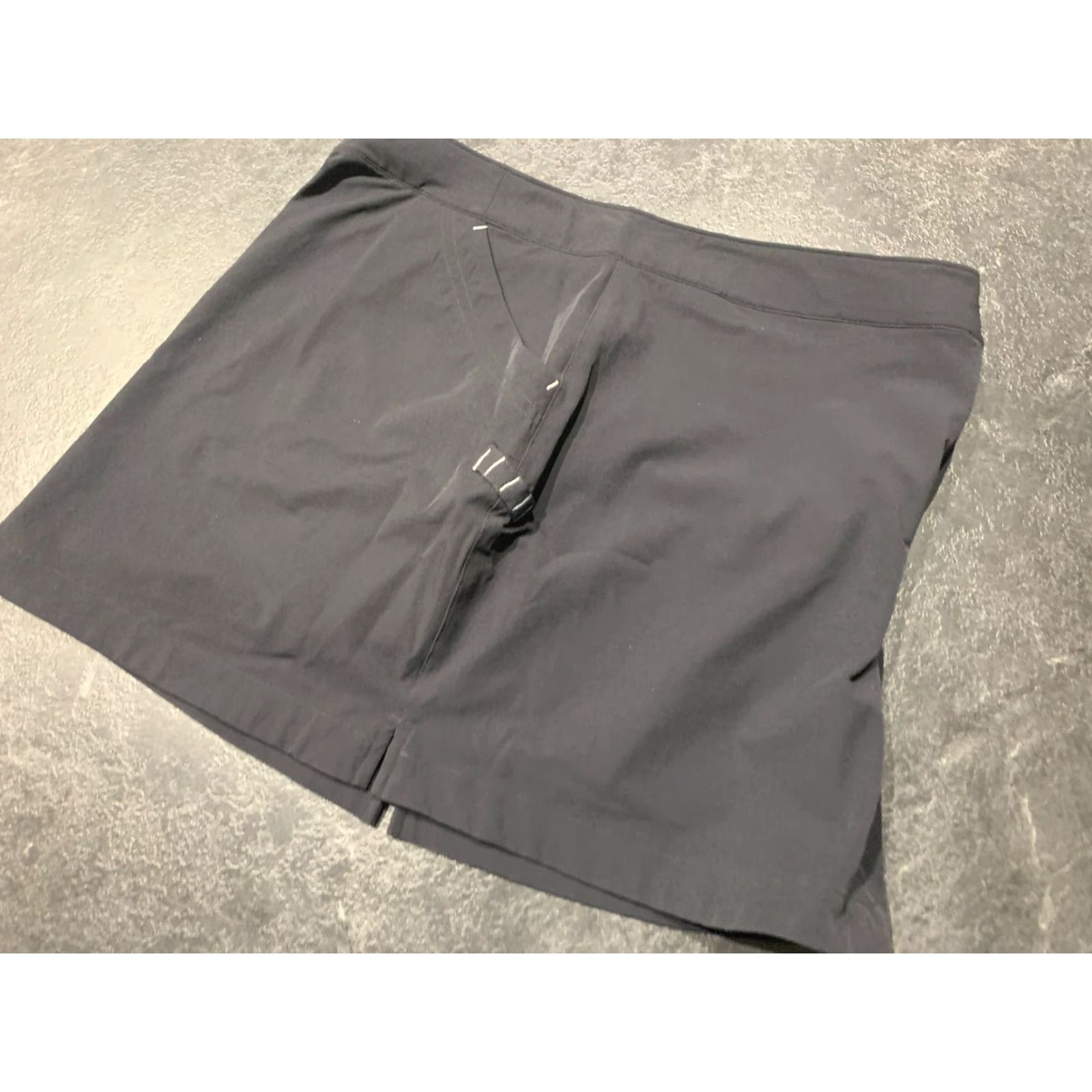 Under Armour VINTAGE Under Armour Women's Skort Size 8 Black Golf Tennis Casual All Seasons Stretch Size 30" / US 8 / IT 44 - 7 Thumbnail