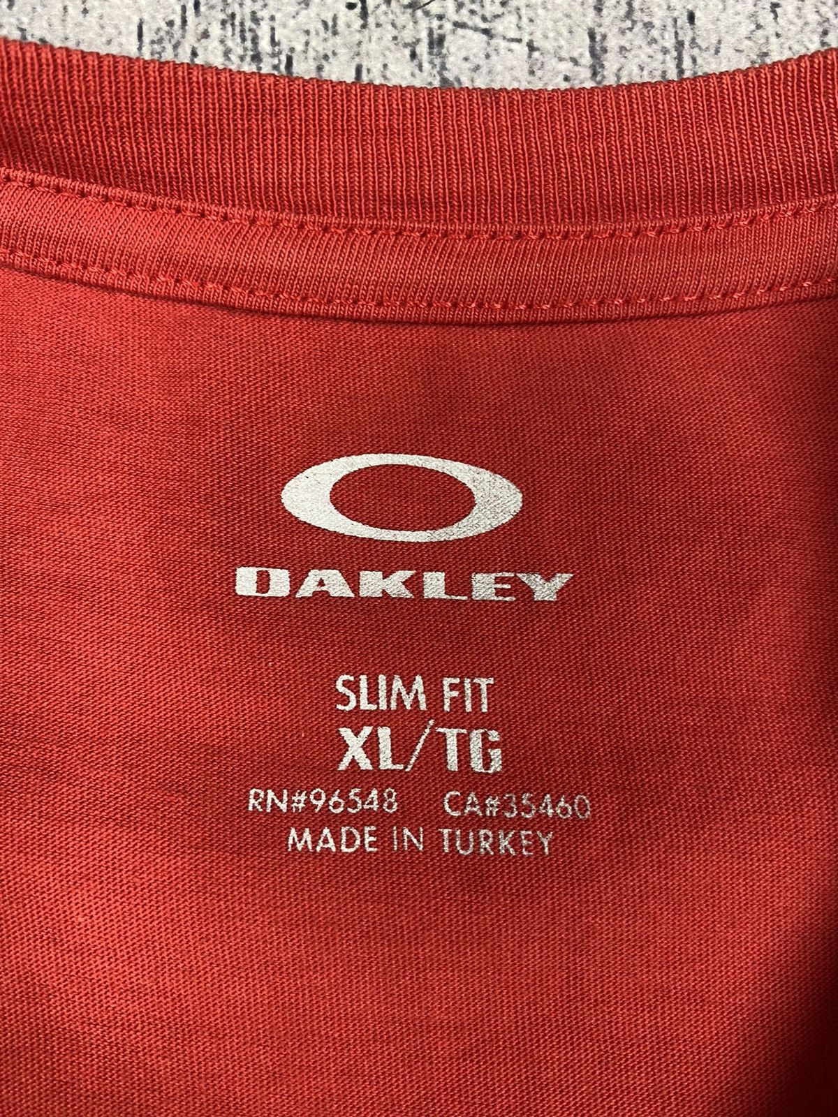Oakley Oakley Center Logo Tee T Shirt Size US XL / EU 56 / 4 - 7 Thumbnail