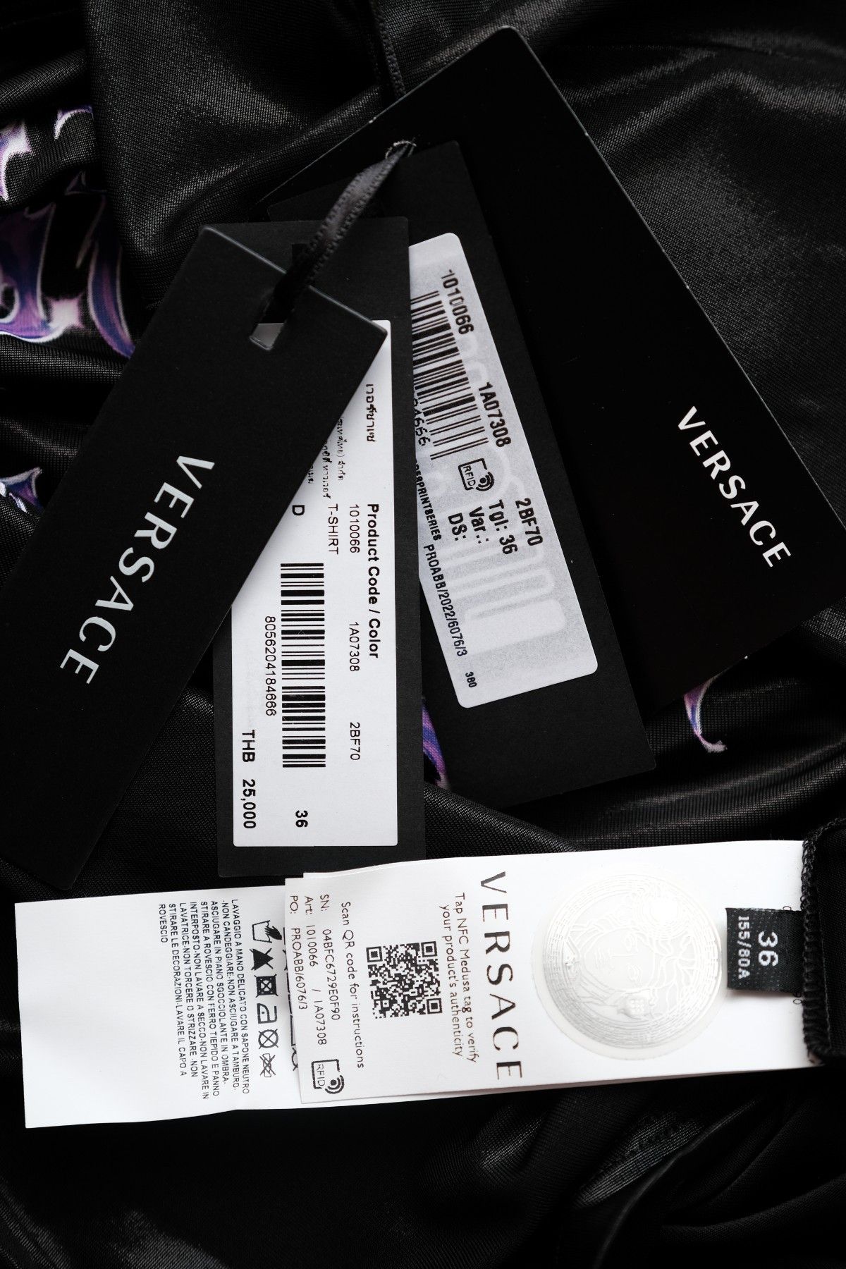 Versace VERSACE Goddess Metallic Print Tee Size XS / US 0-2 / IT 36-38 - 8 Thumbnail