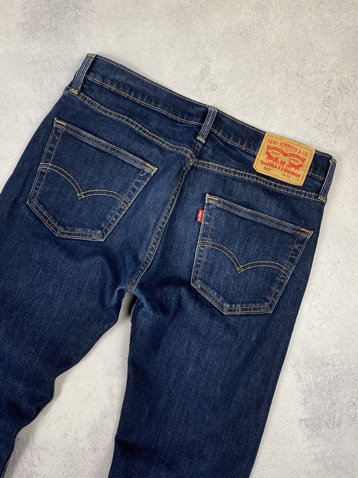 Levi's Levis Strauss & Co 502 Dark Blue Denim Jeans 32 x 32 Size US 33 - 2 Thumbnail