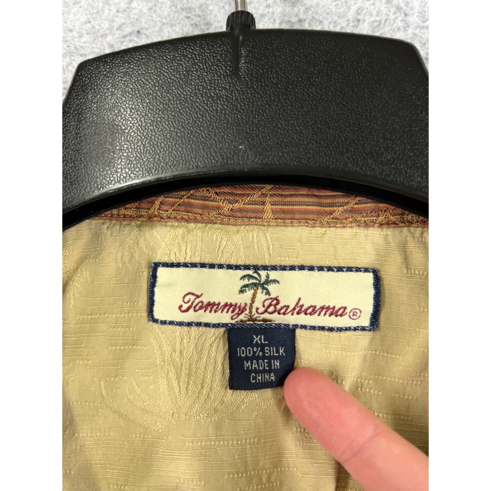 Tommy Bahama Tommy Bahama Shirt Men XL Brown Red Stripe Silk Button-Up Hawaiian Aloha Beach Vacation Resort 100% Silk Size US XL / EU 56 / 4 - 7 Thumbnail