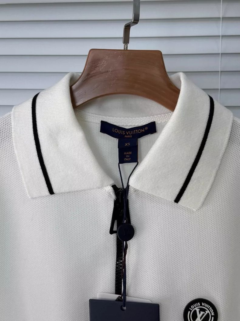 Louis Vuitton Louis Vuitton short sleeves Size XS / US 0-2 / IT 36-38 - 3 Thumbnail