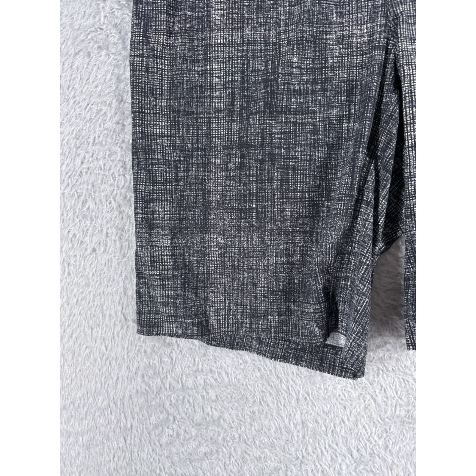 Lululemon Lululemon Swim Trunks Men 34 Gray Lightweight Board Shorts - 10" - Pockets Visible - Gray/Blue Surf Beach Pattern - Nylon Swim Bottoms Mens 34 Regular Size US 34 / EU 50 - 3 Thumbnail