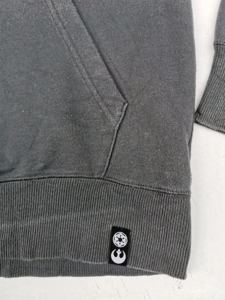 Japanese Brand × Star Wars × Uniqlo UT Uniqlo Star Wars Big Logo Hoodie Sweatshirt Size US S / EU 44-46 / 1 - 5 Thumbnail