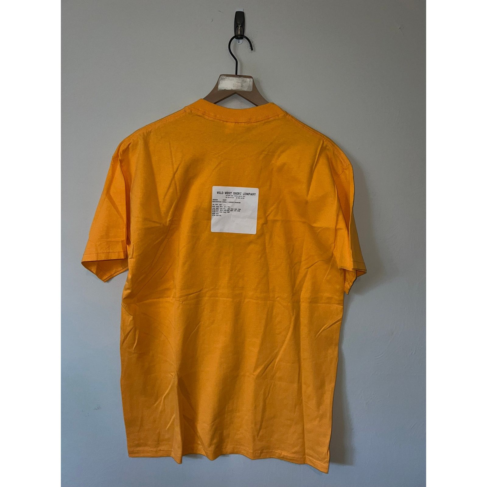 Jerzees 90s Summer in Montana MT Orange Nature Shirt VTG 1990s Large Size US L / EU 52-54 / 3 - 6 Thumbnail