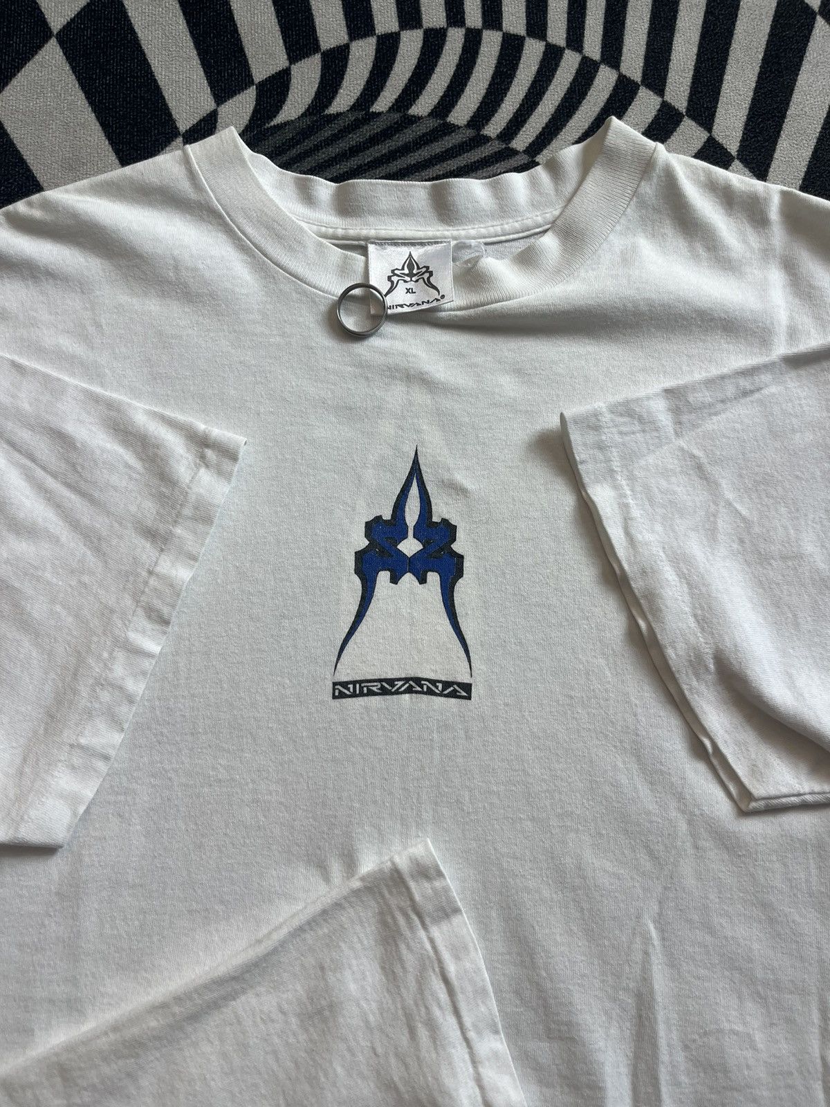 Nirvana Vintage NIRVANA SURF BOARDS A 20 Year Trip 90’s Brand Tshirt Size US XL / EU 56 / 4 - 7 Thumbnail