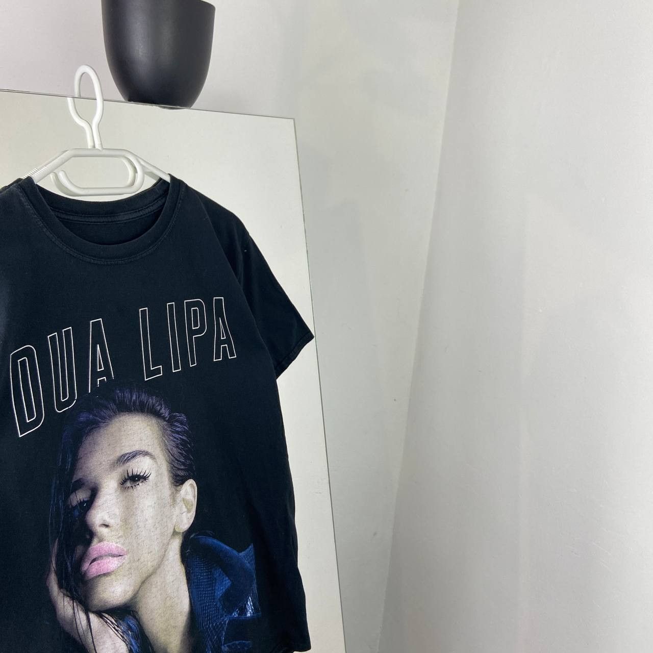 Vintage Dua Lipa Official Merchandise Tour 2018 T-Shirt Size US L / EU 52-54 / 3 - 3 Thumbnail