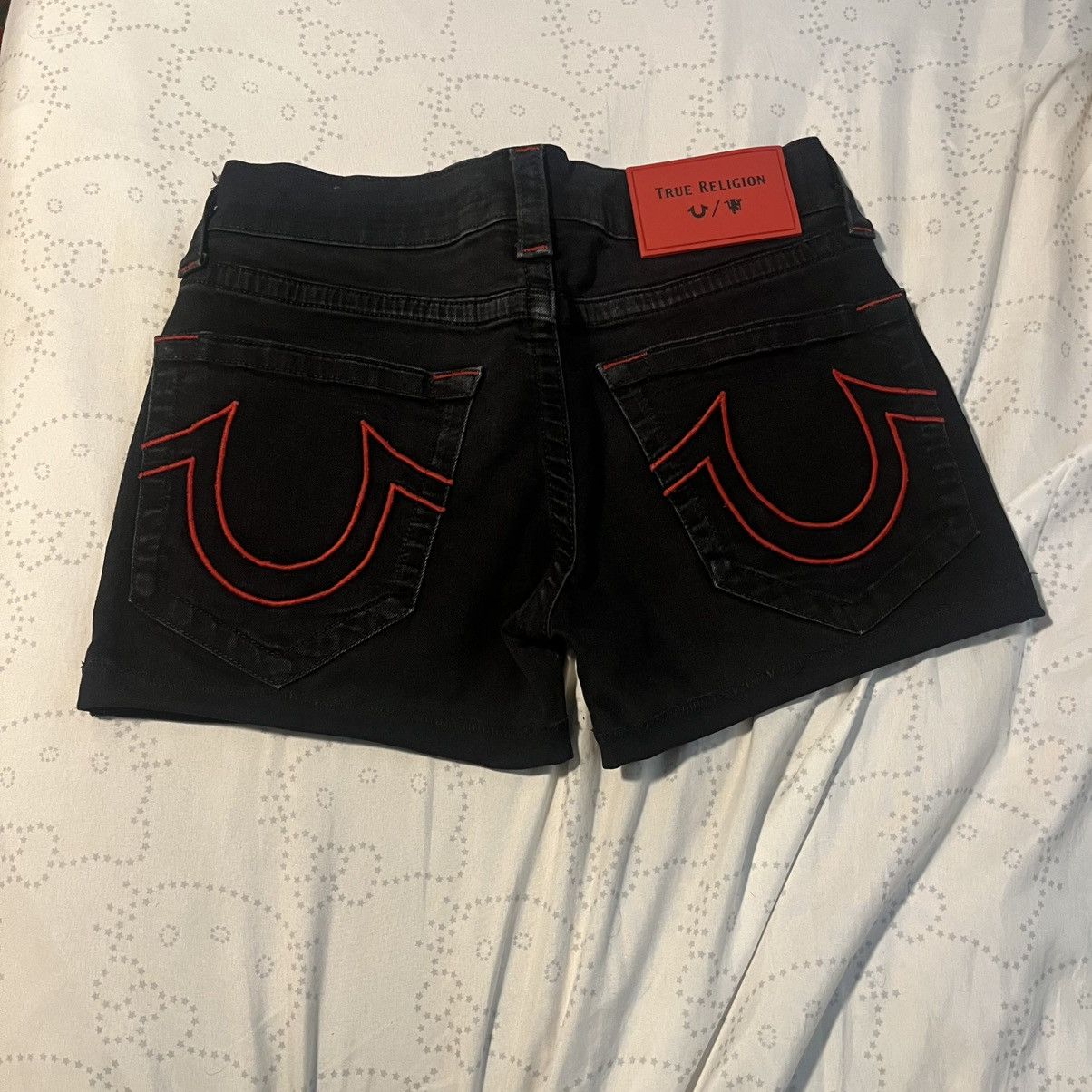 True Religion True Religion Manchester United Rocco Micro Shorts Size US 28 / EU 44 - 2 Thumbnail