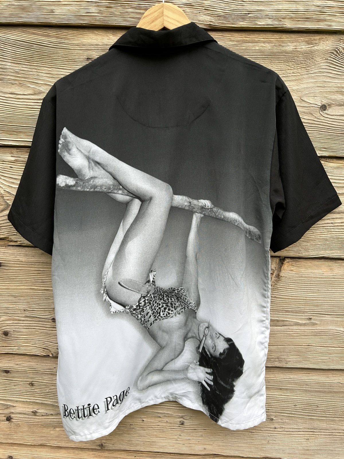 Dragonfly Vintage Dragonfly Bettie Page Photo Model AOP Shirt Size US XL / EU 56 / 4 - 8 Thumbnail