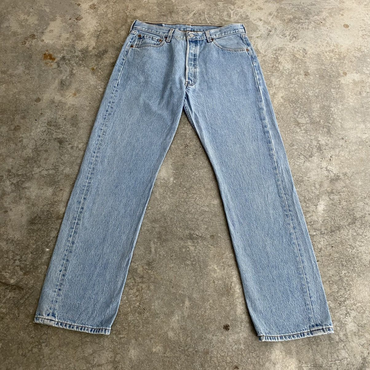 Levi's Size 32x31.5 Vintage Late 90’s Levis 501 Light Blue Jeans Size US 32 / EU 48 - 2 Thumbnail