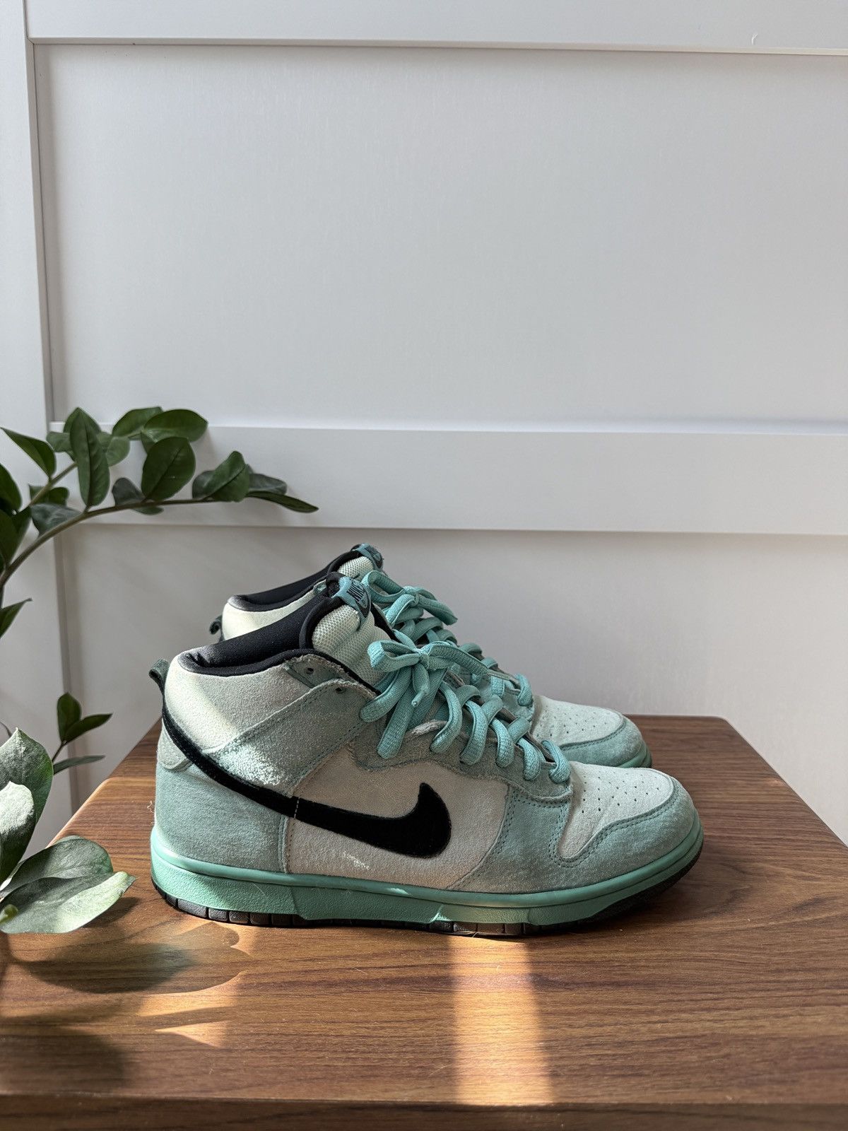 Nike SB Nike SB Dunk High Sea Crystal Size US 9.5 / EU 42-43 - 2 Thumbnail