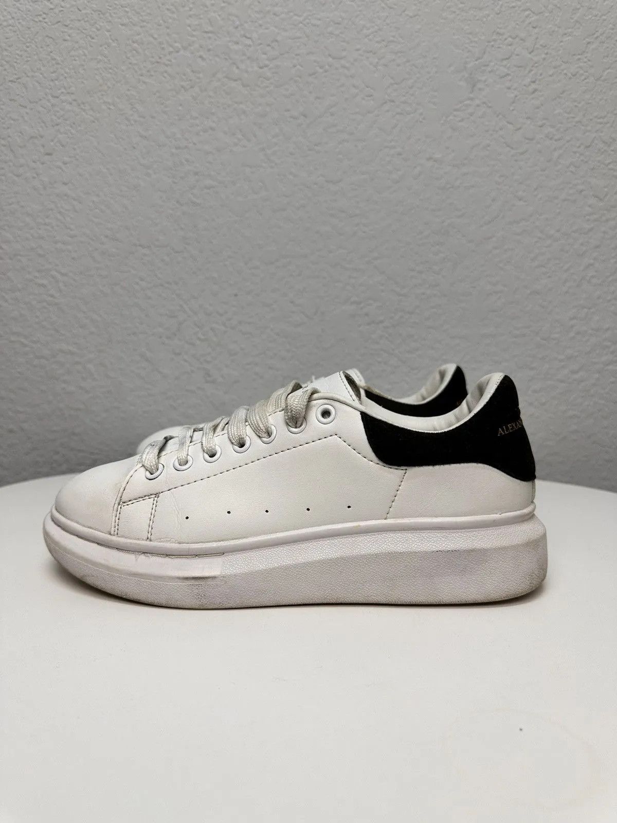 Alexander McQueen White Design Sneakers Alexander McQueen Y2K Rare Style Size US 9 / IT 39 - 4 Thumbnail