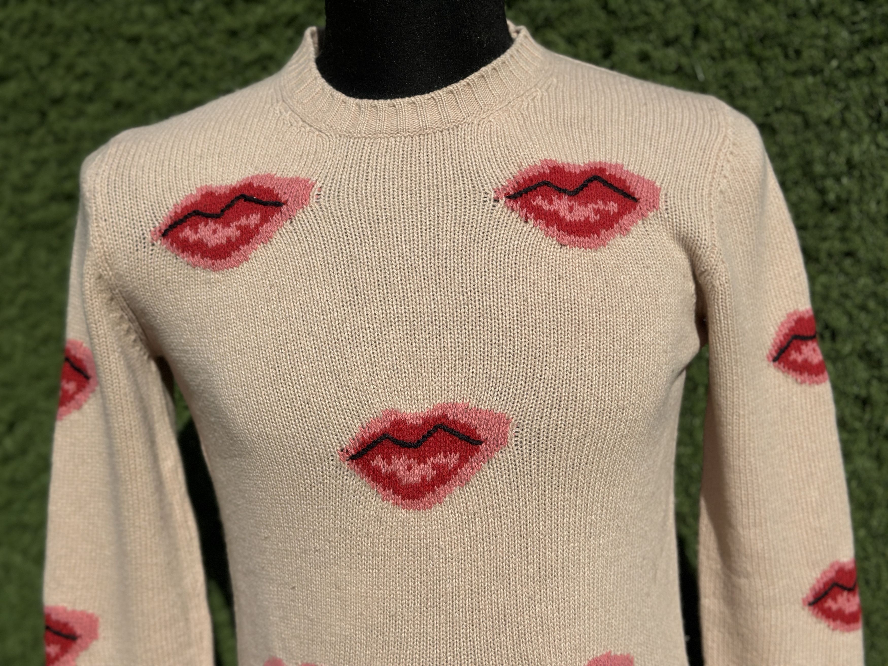 Prada Prada Lips Pattern Wool Cashmere Knit Sweater Size 42 IT Size M / US 6-8 / IT 42-44 - 4 Thumbnail