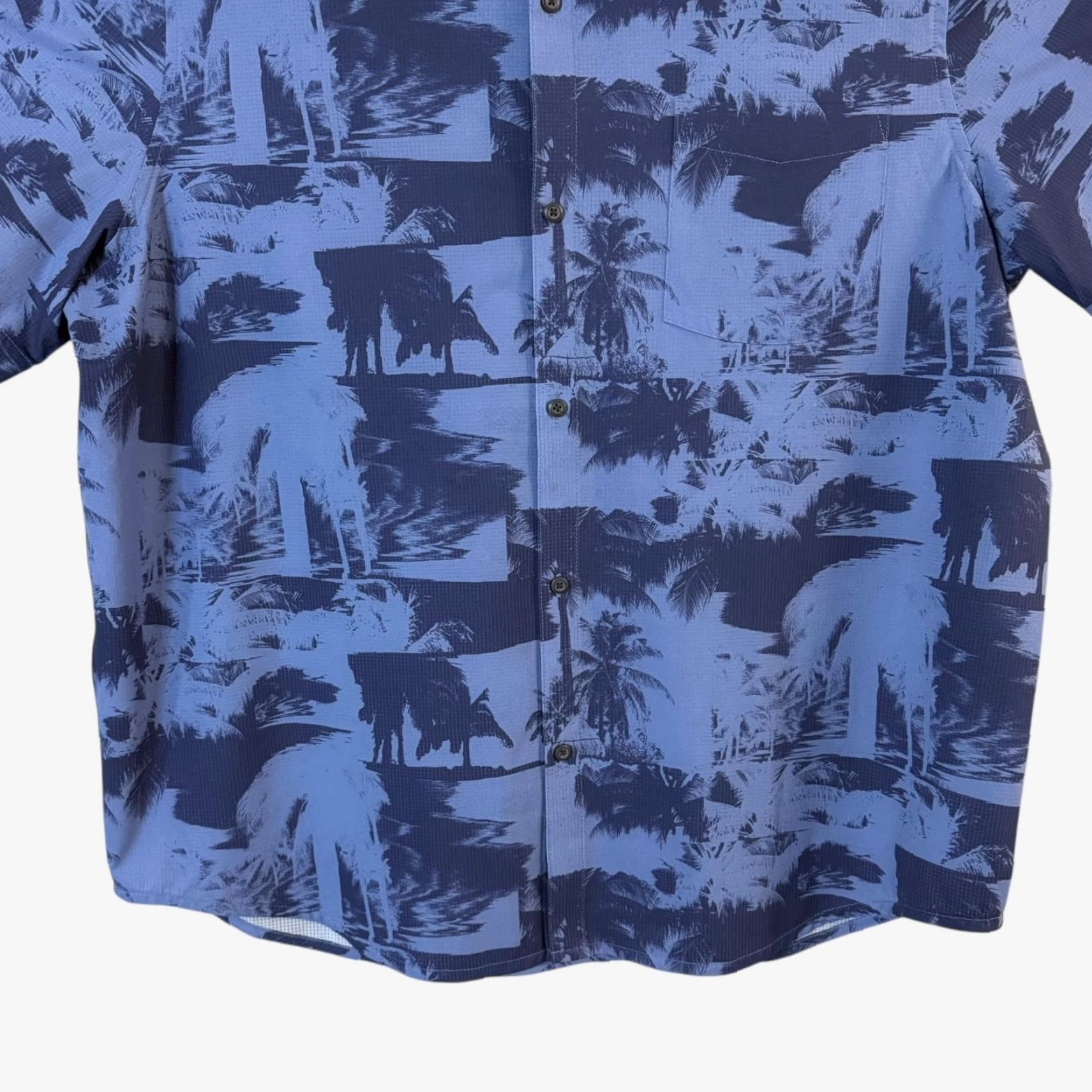 Tommy Bahama VINTAGE Tommy Bahama Camp Shirt Blue IslandZone Short-Sleeve Button-Up UPF-30+ Men XL Summer Beach Hawaiian Tropical Size US XL / EU 56 / 4 - 6 Thumbnail