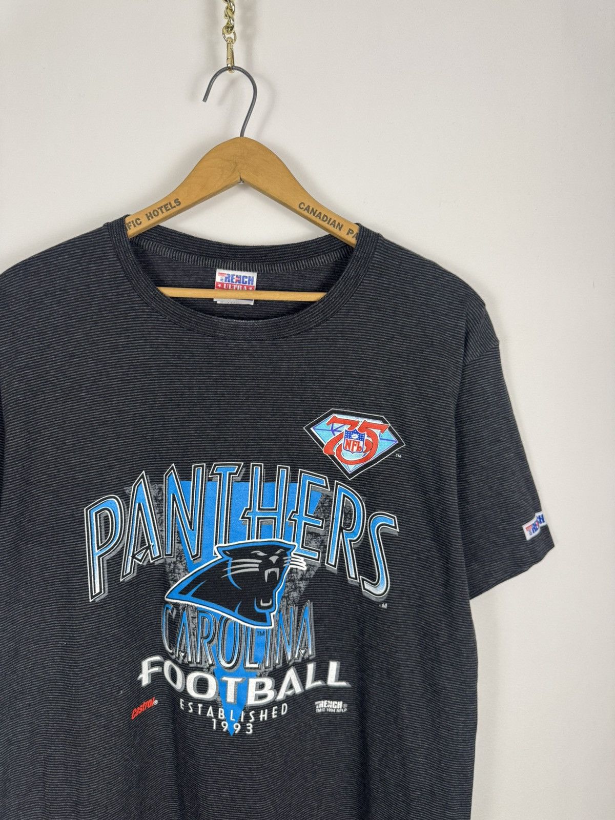 Vintage Vintage 90s Carolina Panthers Graphic Tee Size US XL / EU 56 / 4 - 6 Thumbnail