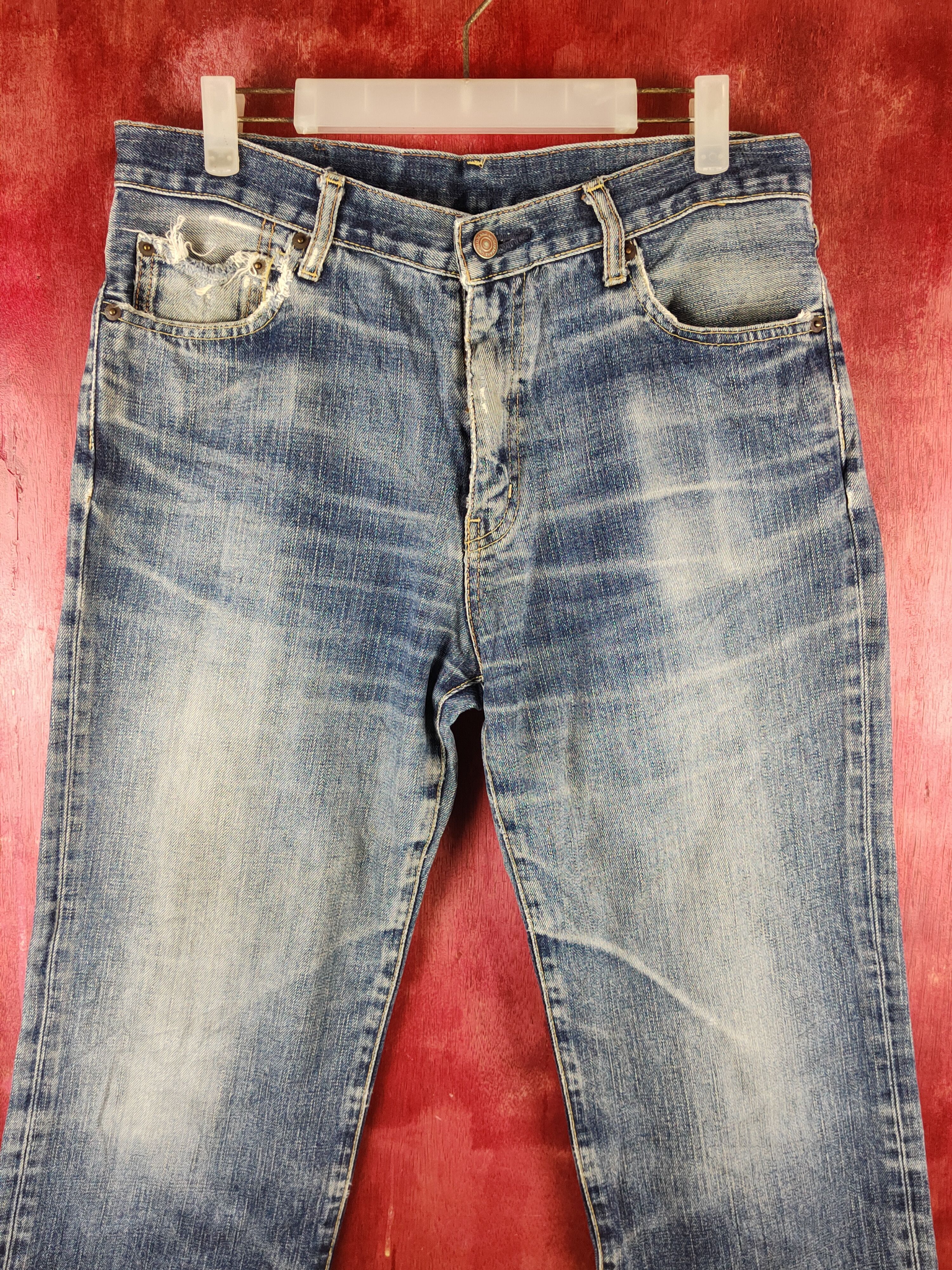 Japanese Brand Uniqlo Blue Faded Distressed Ripped Jeans #S2331 Size US 32 / EU 48 - 2 Thumbnail